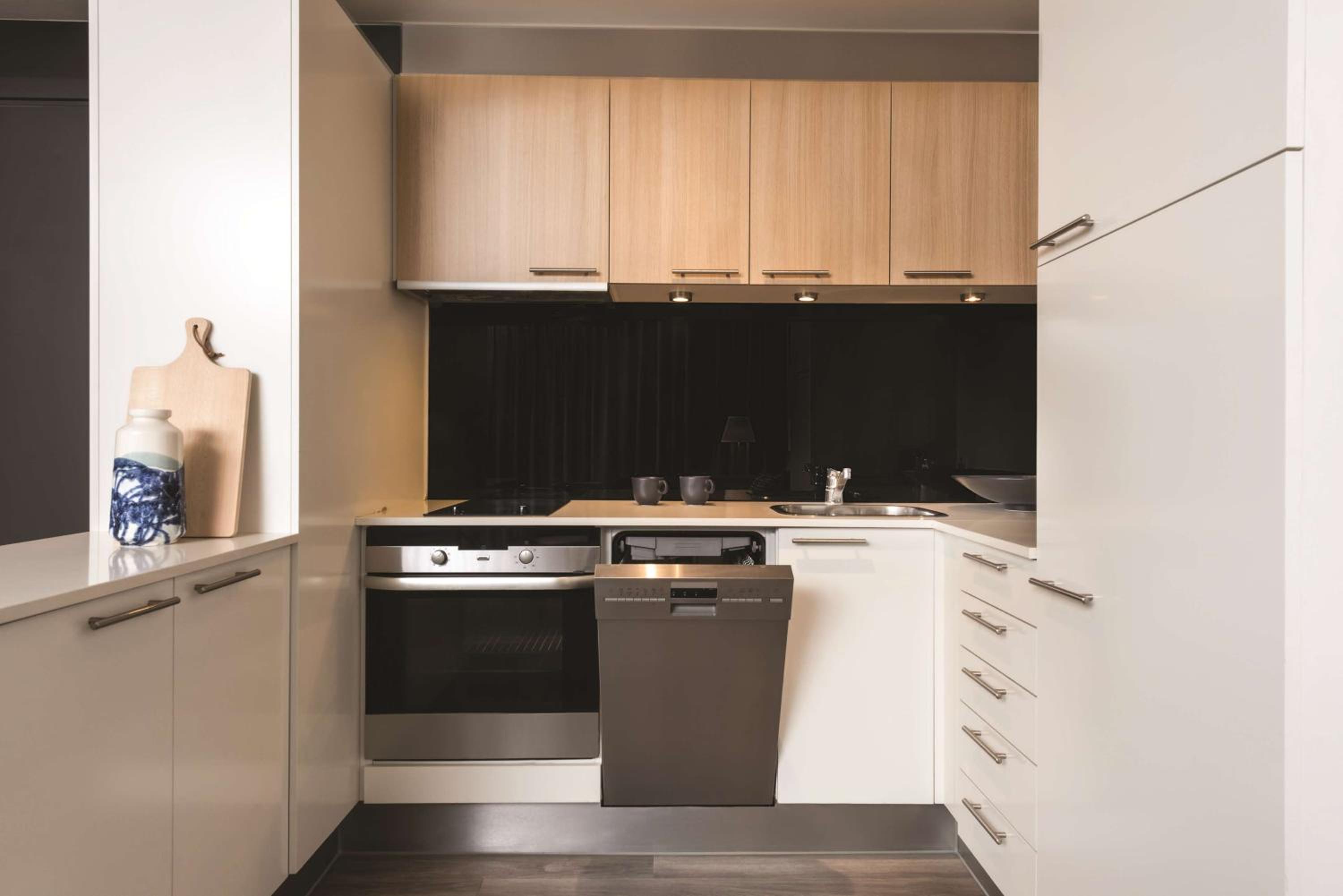 Three-Bedroom Interconnecting Apartment thumbnail 6