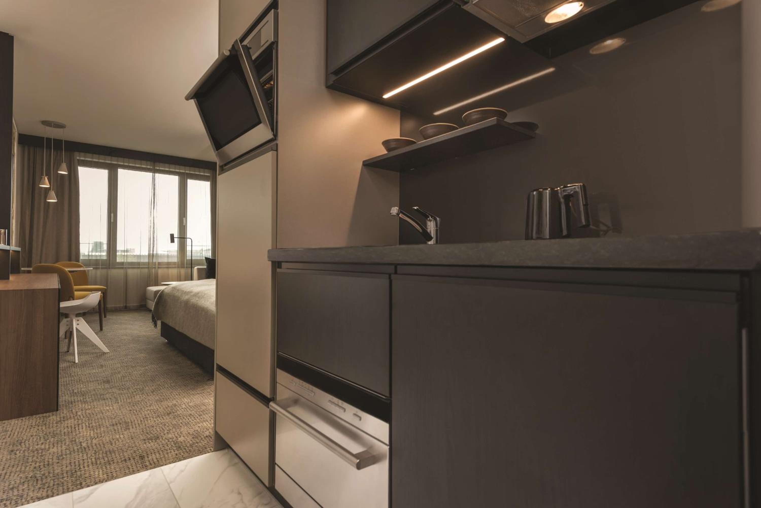 Two-Bedroom Interconnecting Apartment photo 2