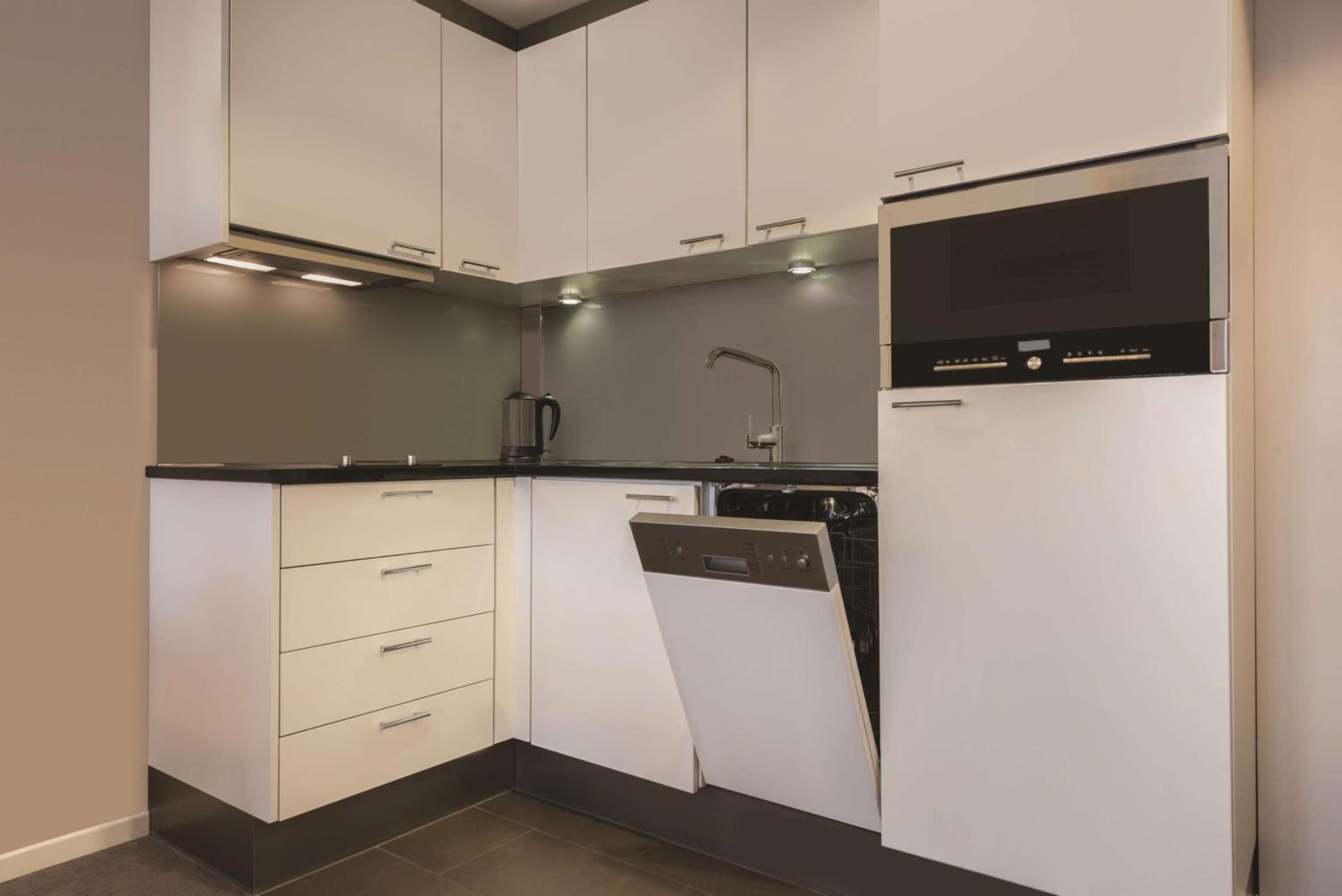 One-Bedroom Apartment - Photo 6