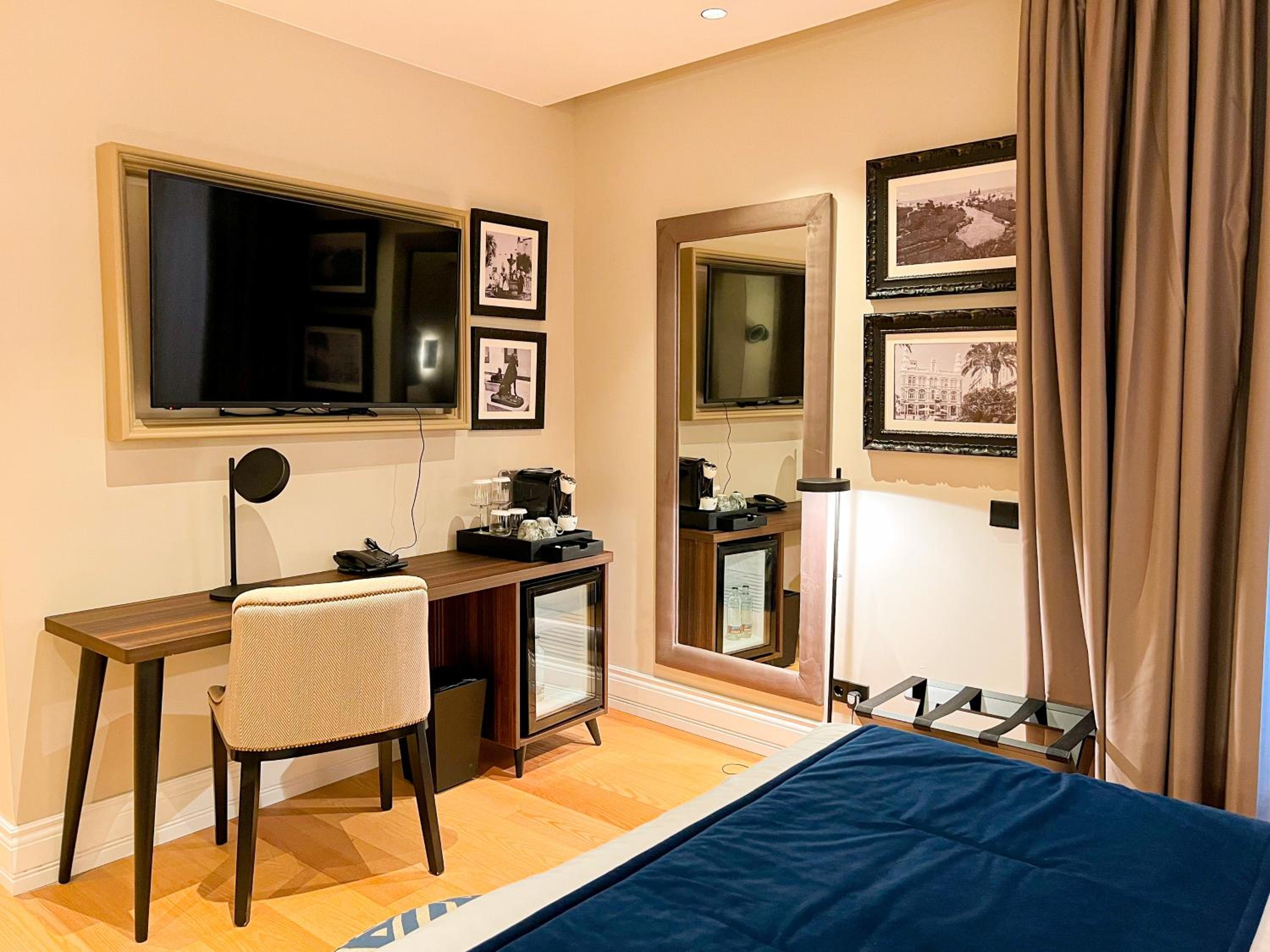 Budget Double Room thumbnail 5