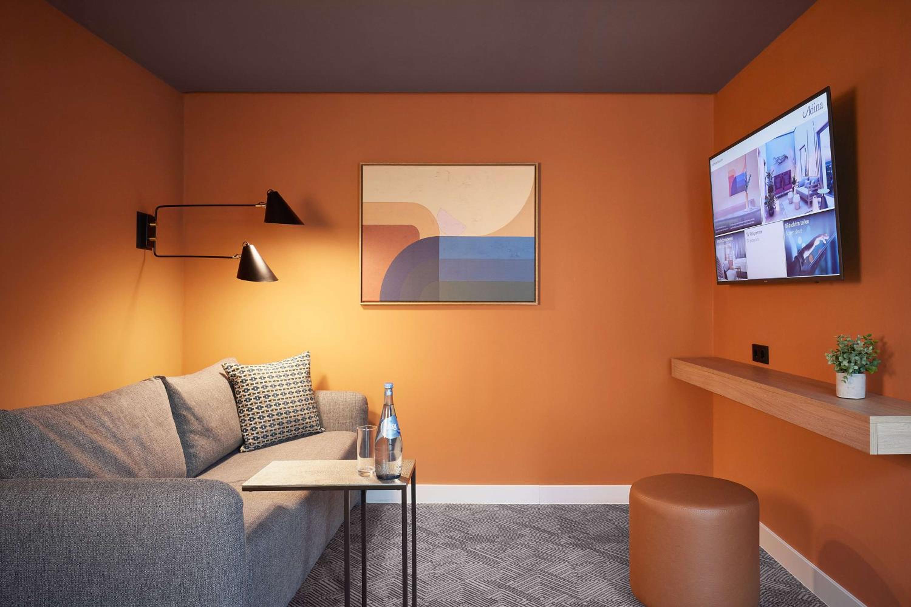 One-Bedroom Apartment - Photo 7