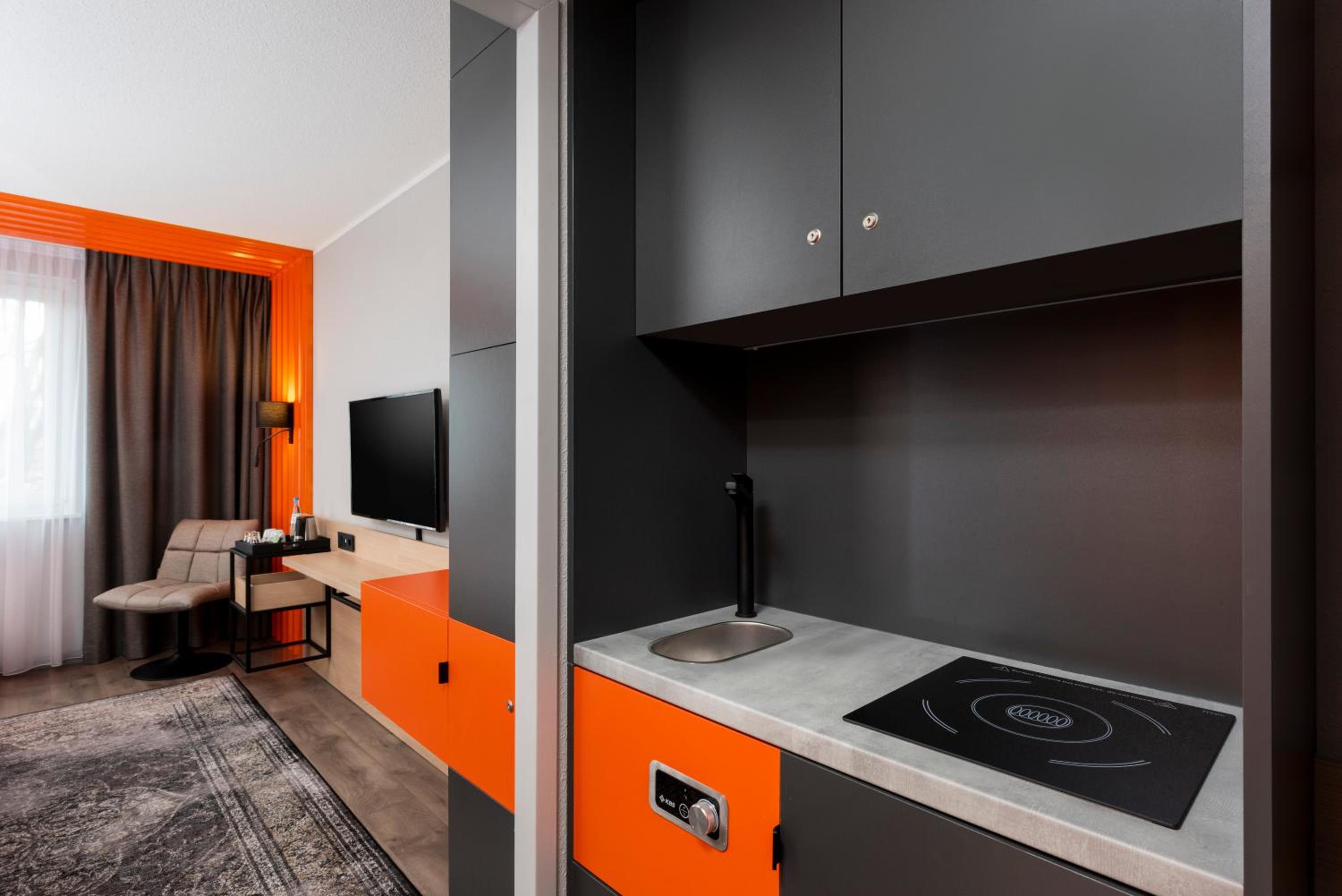 Superior Twin Room with Kitchenette photo 3