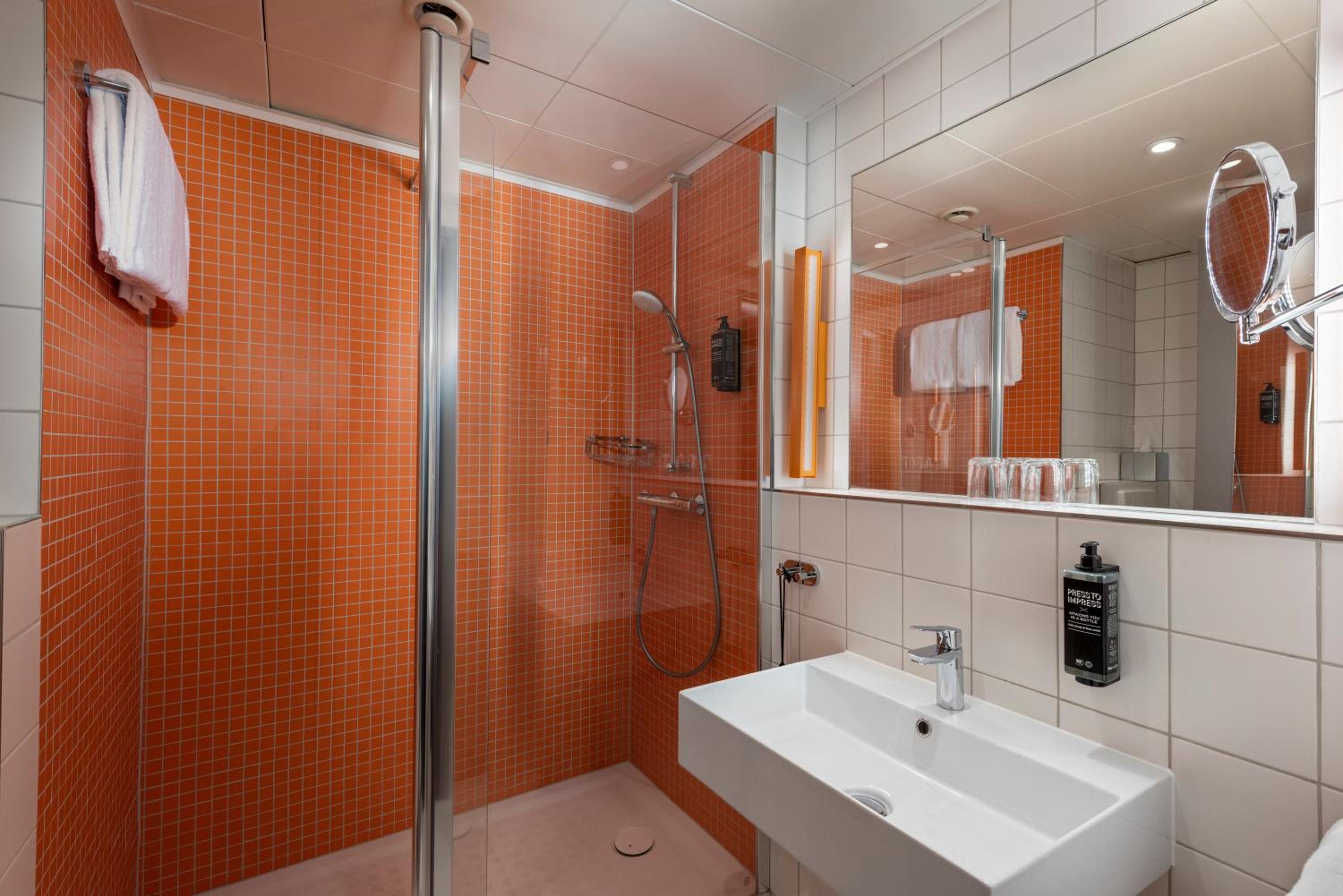 Superior Twin Room with Kitchenette photo 2