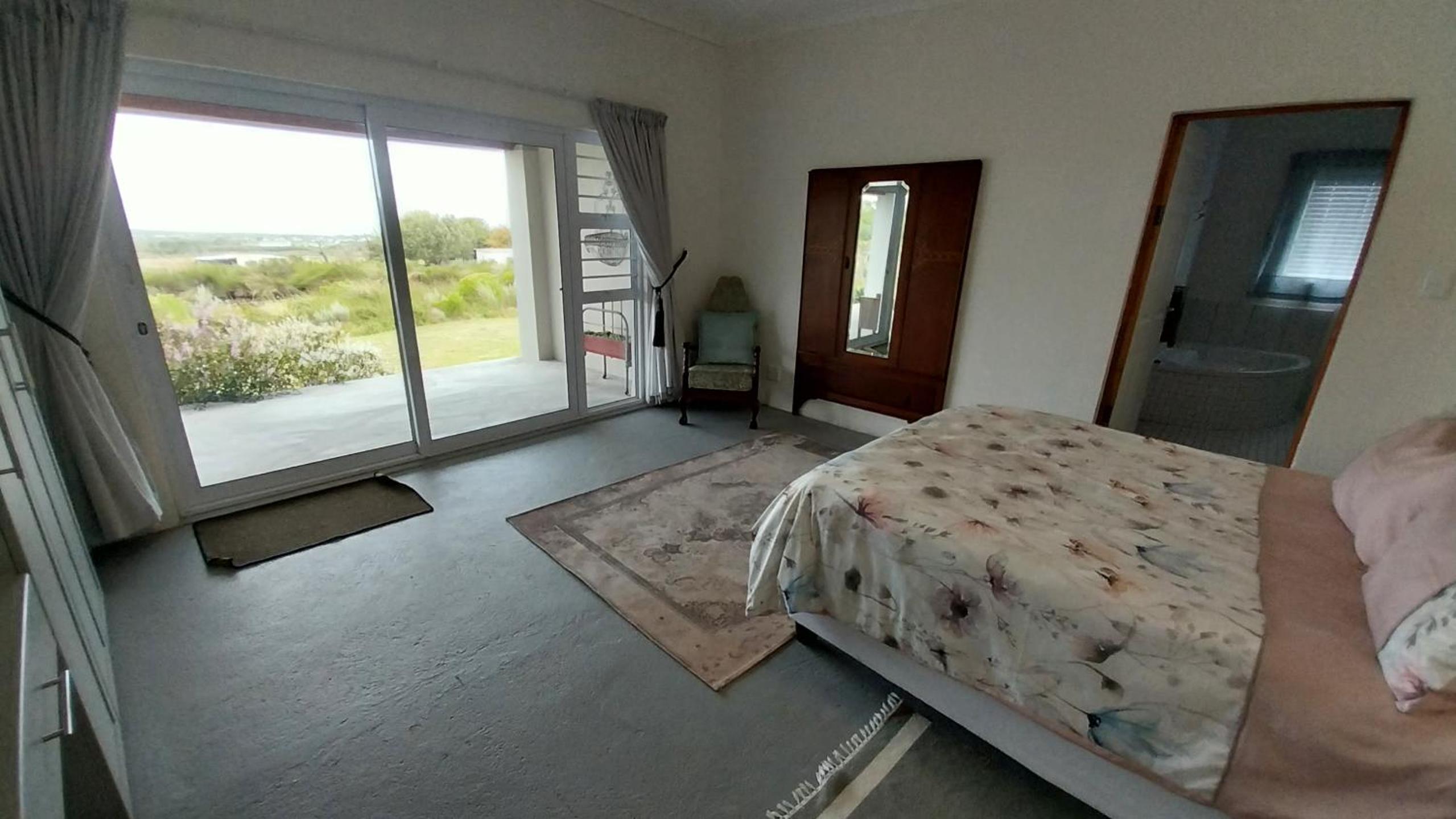 Bungalow photo 1