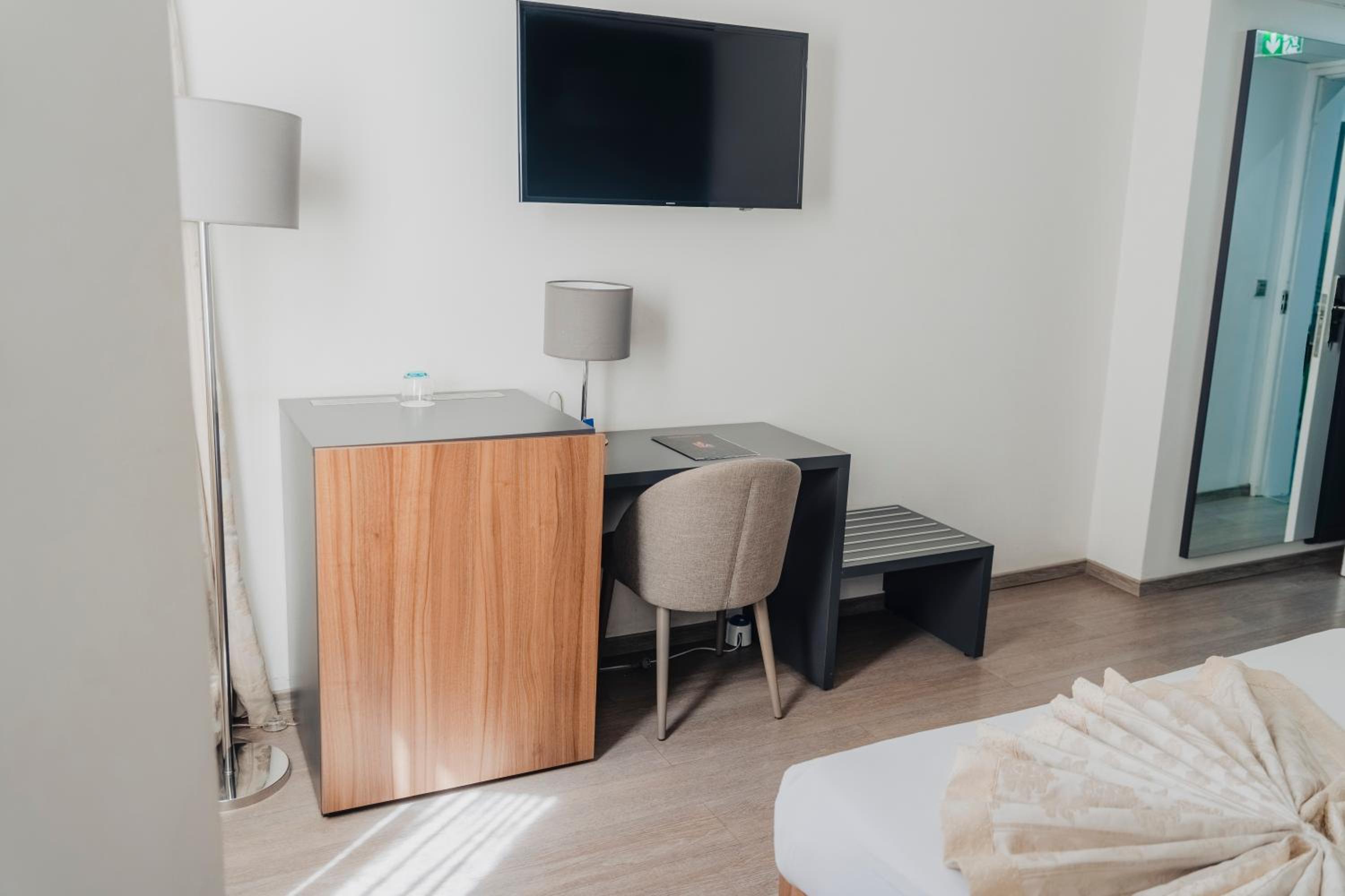 Standard Double or Twin Room photo 3