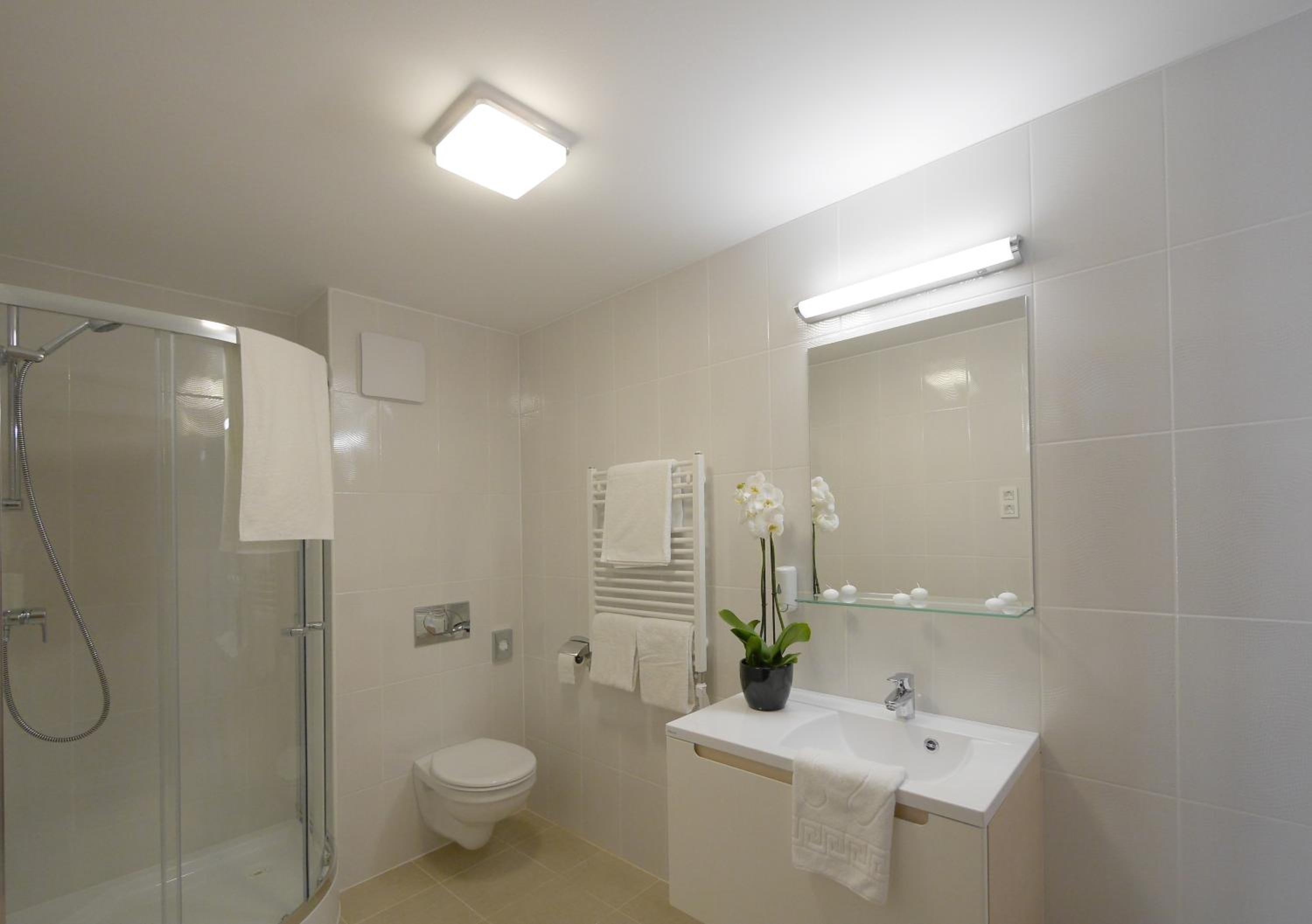 Standard Double or Twin Room - Photo 2