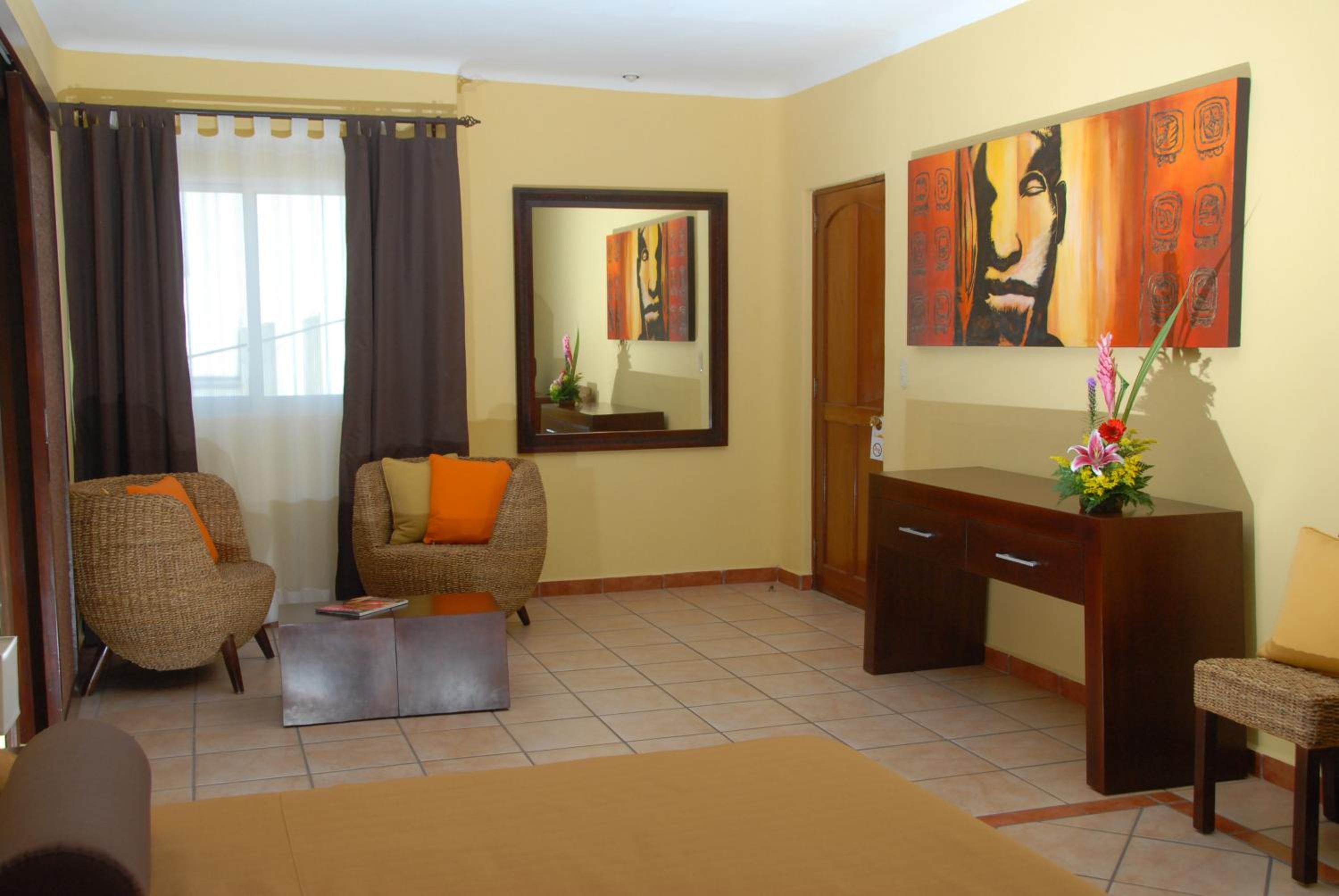 King Suite with Spa Bath and Balcony - Photo 4