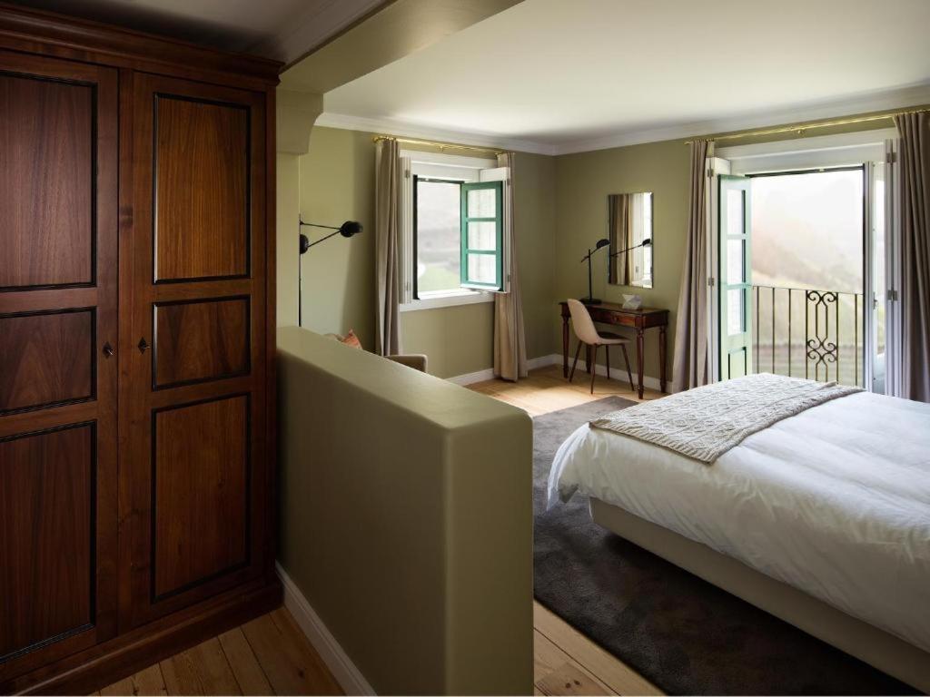 Deluxe Double or Twin Room with River View photo 2