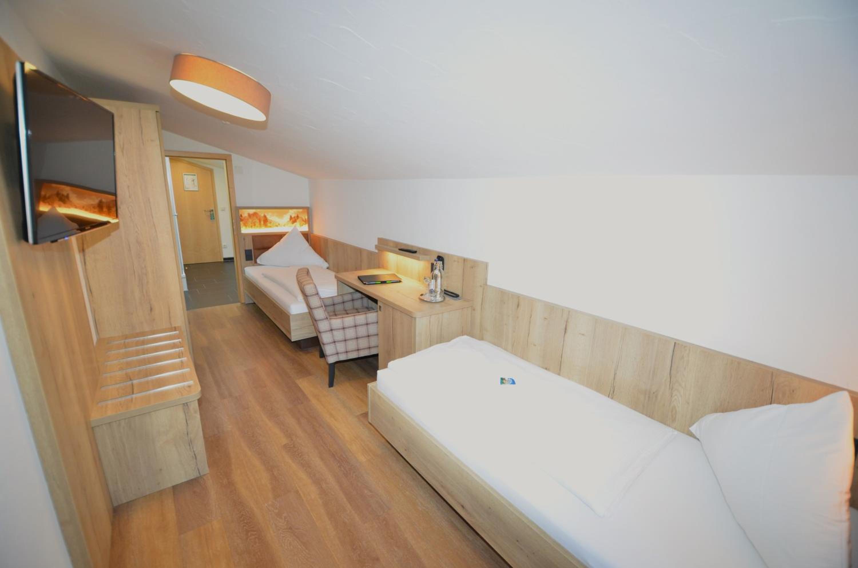 Twin Room with Mountain View photo 1