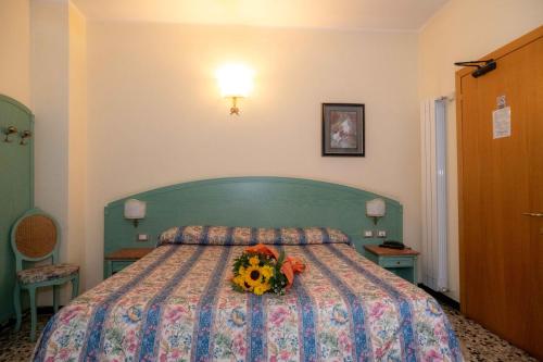 Standard Double or Twin Room photo 1