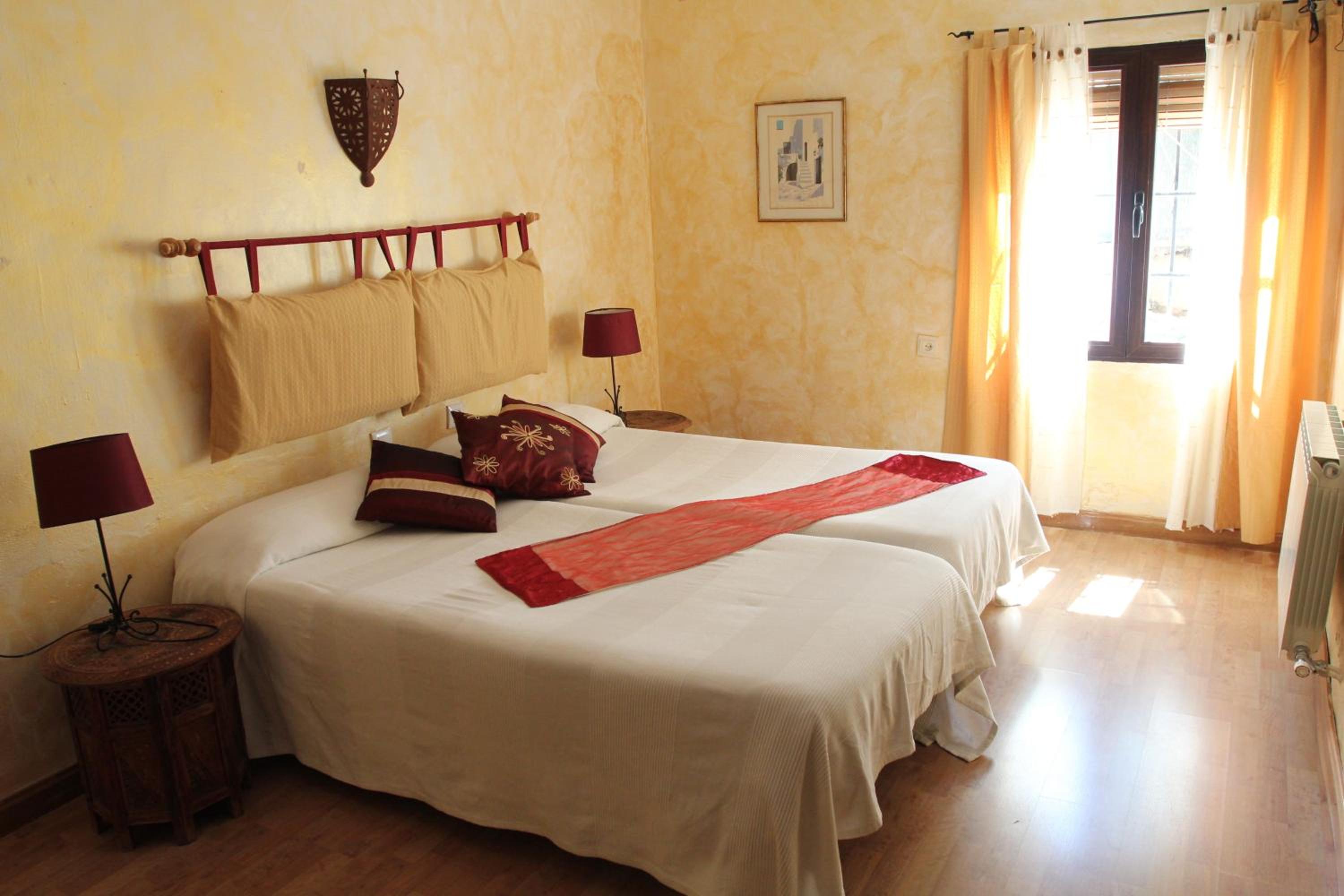 Double Room - Photo 8