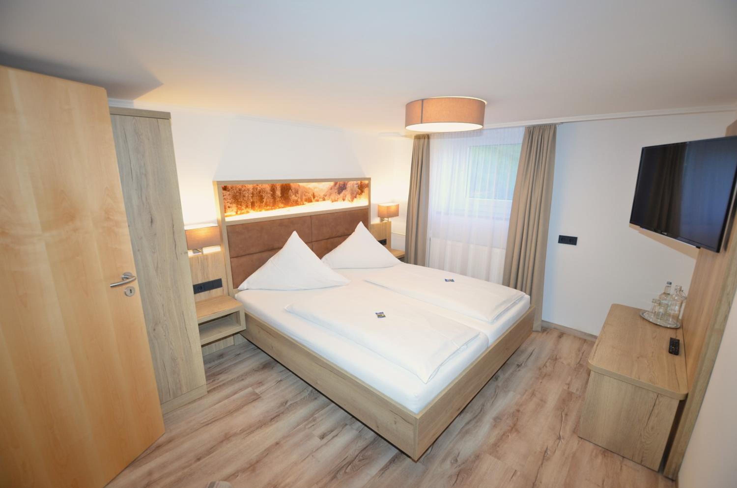 Junior Suite with Mountain View photo 1
