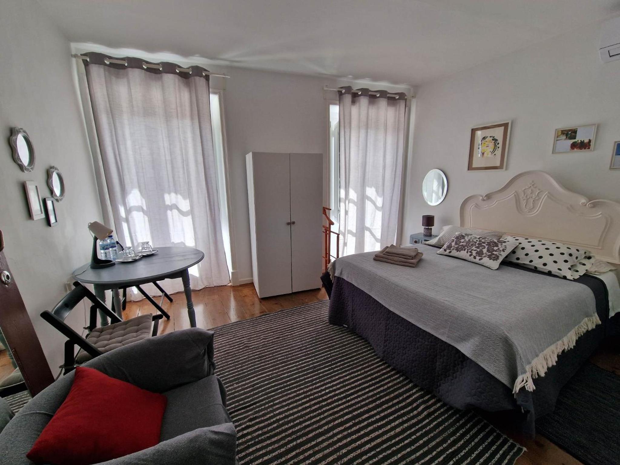 Suite - Photo 3