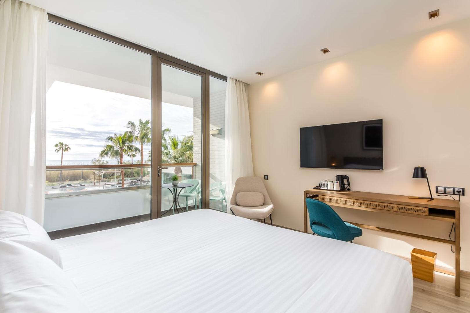 Deluxe Double Room With Sea View - Photo 1