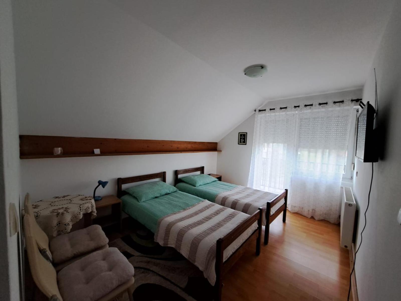 Twin Room with Bath photo 3