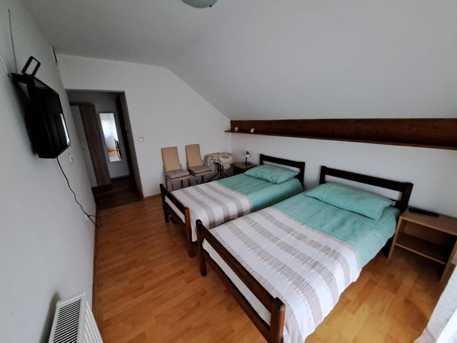 Twin Room with Bath photo 1