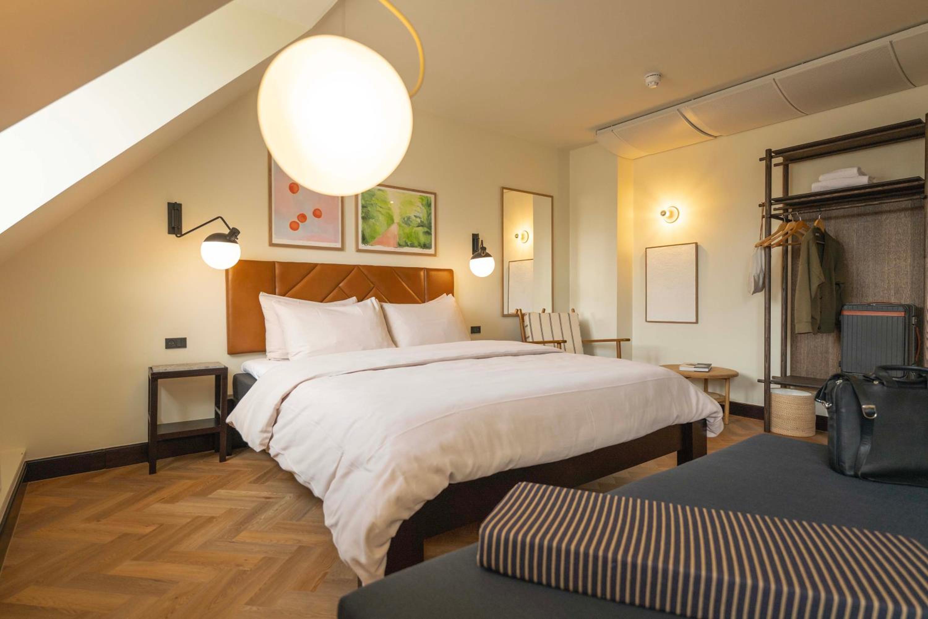 Deluxe King Room
