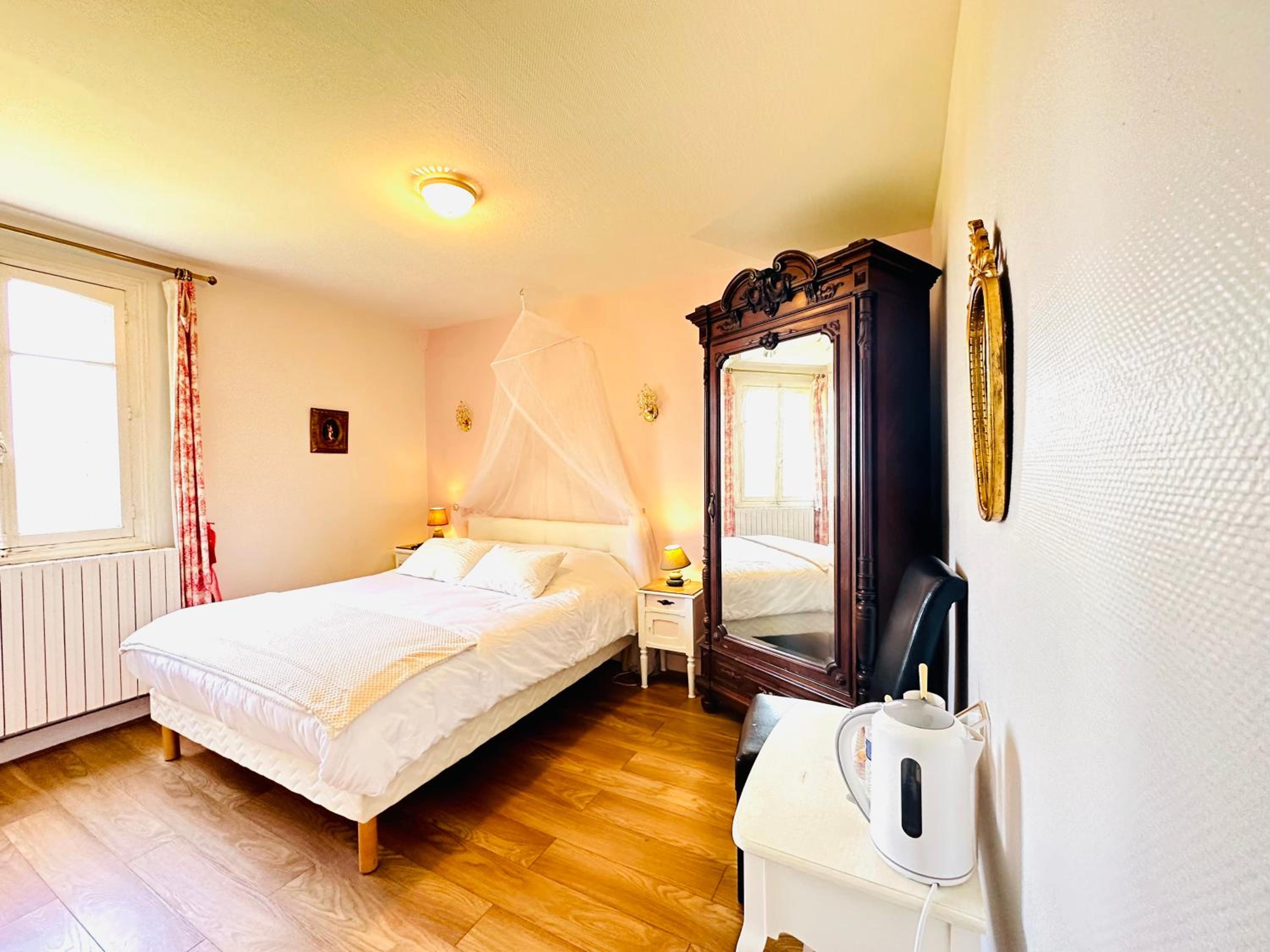 Double Room - Photo 1