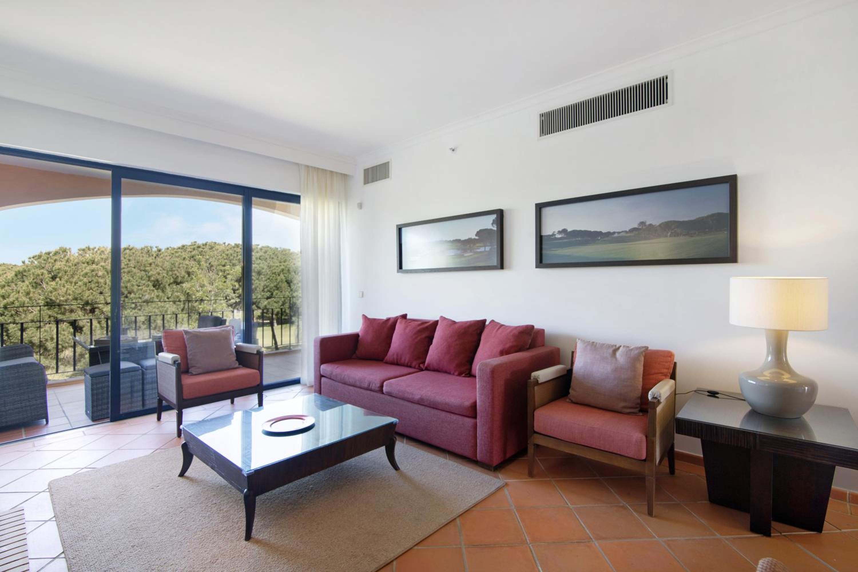 Two-Bedroom Deluxe Apartment with Garden View
