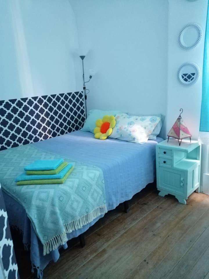 Single Room with Private Bathroom photo 2
