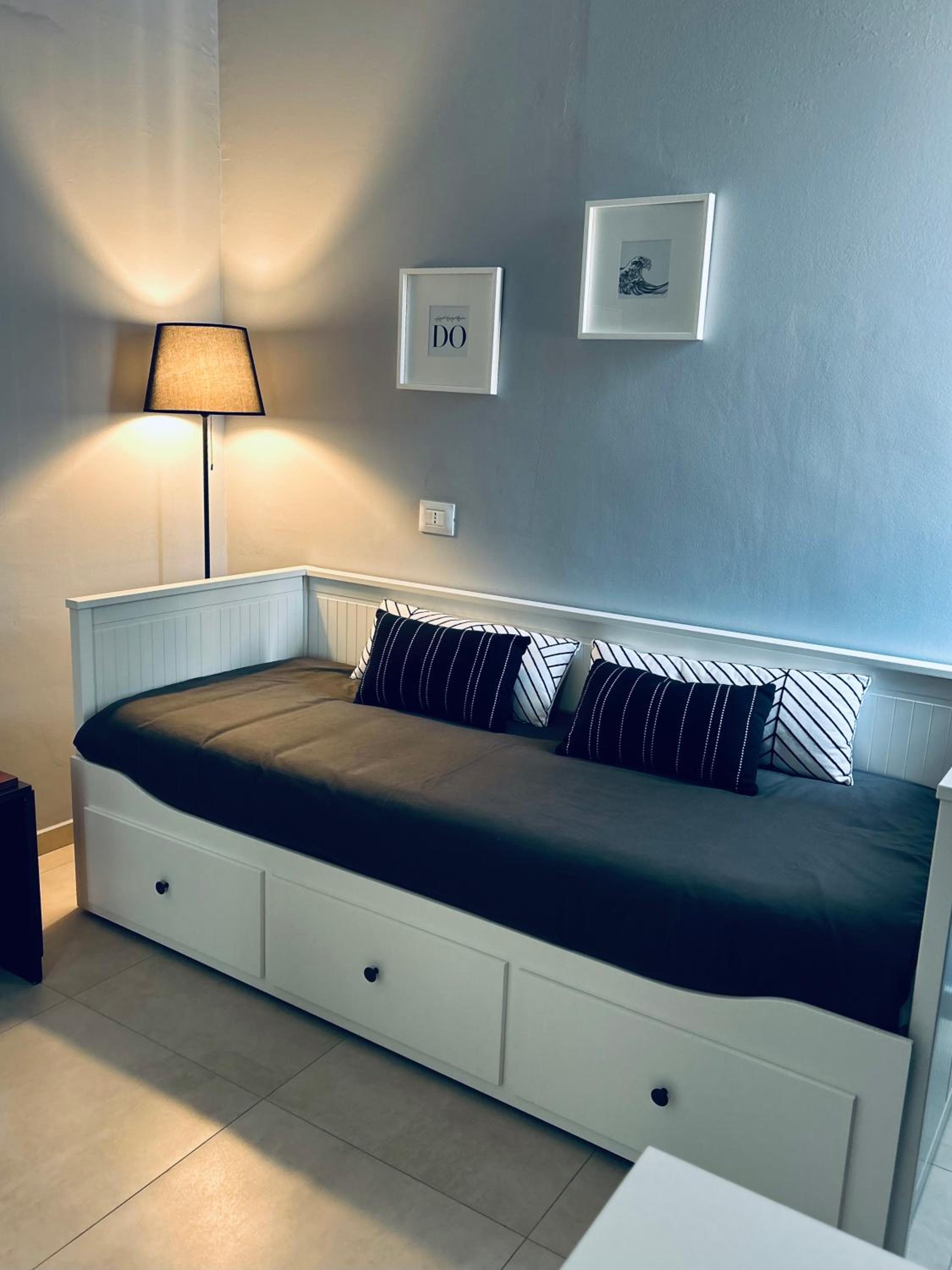 Triple Room with Private Bathroom - Photo 7
