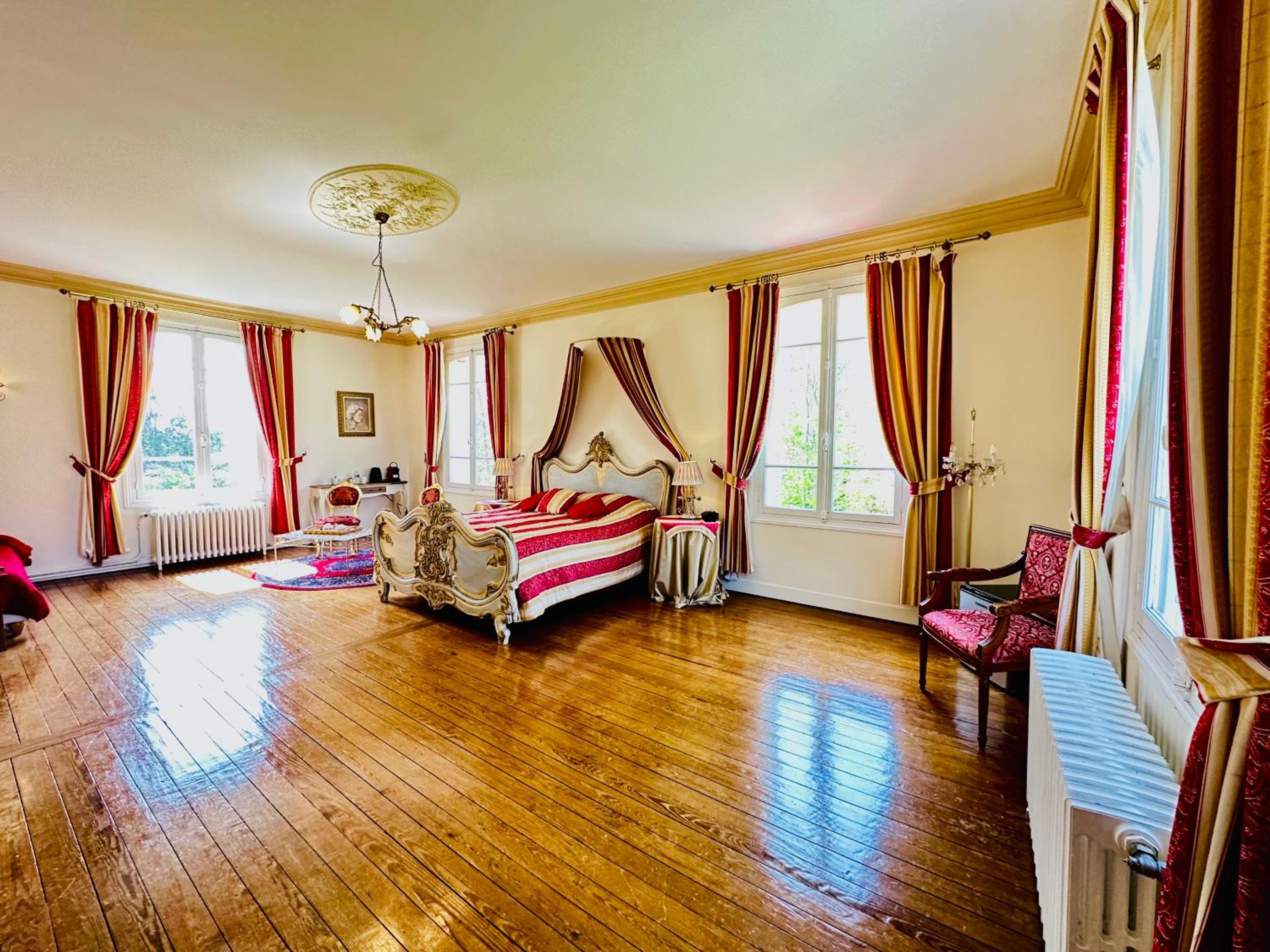 Suite - Photo 6