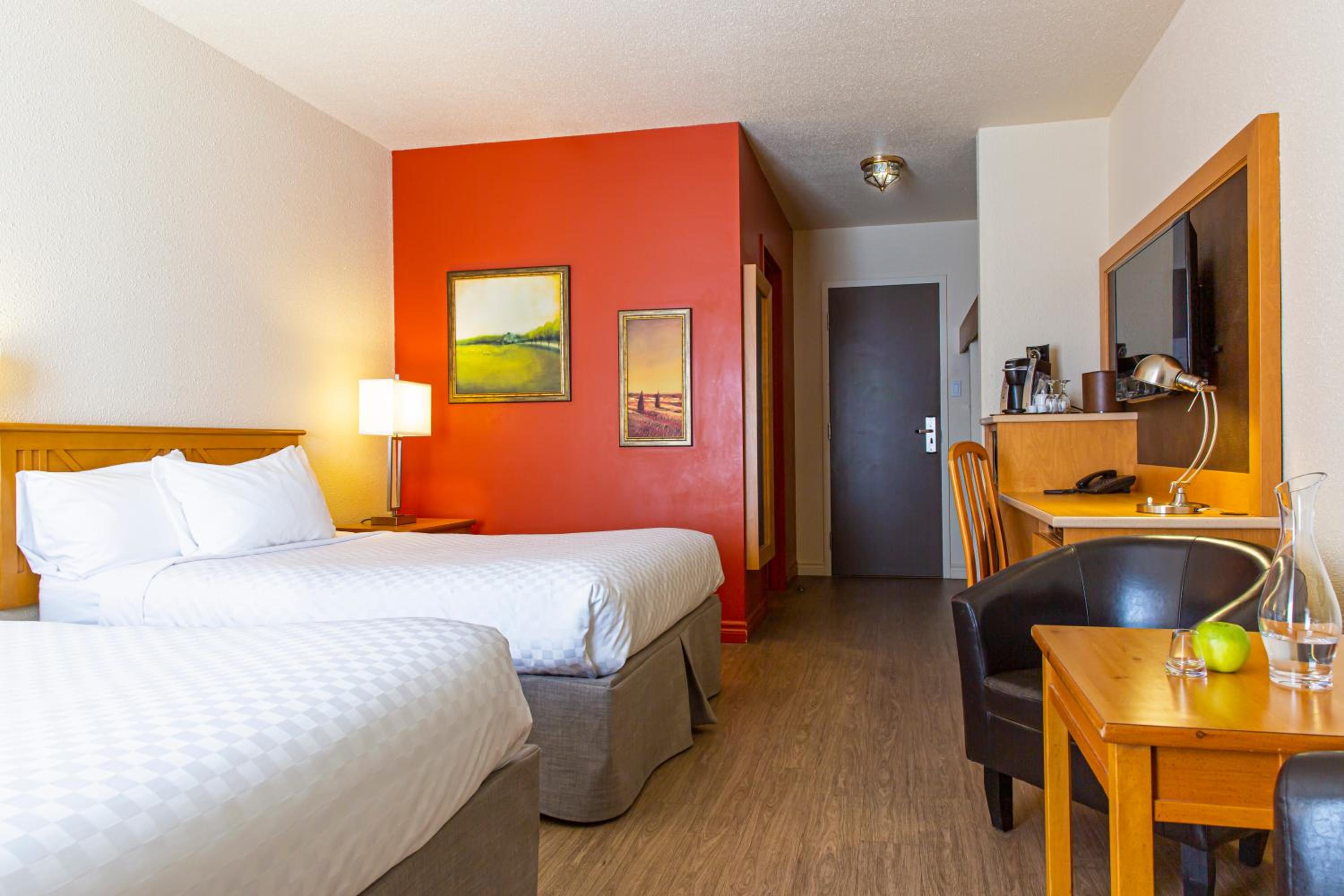 Double Room With Two Double Beds photo 1