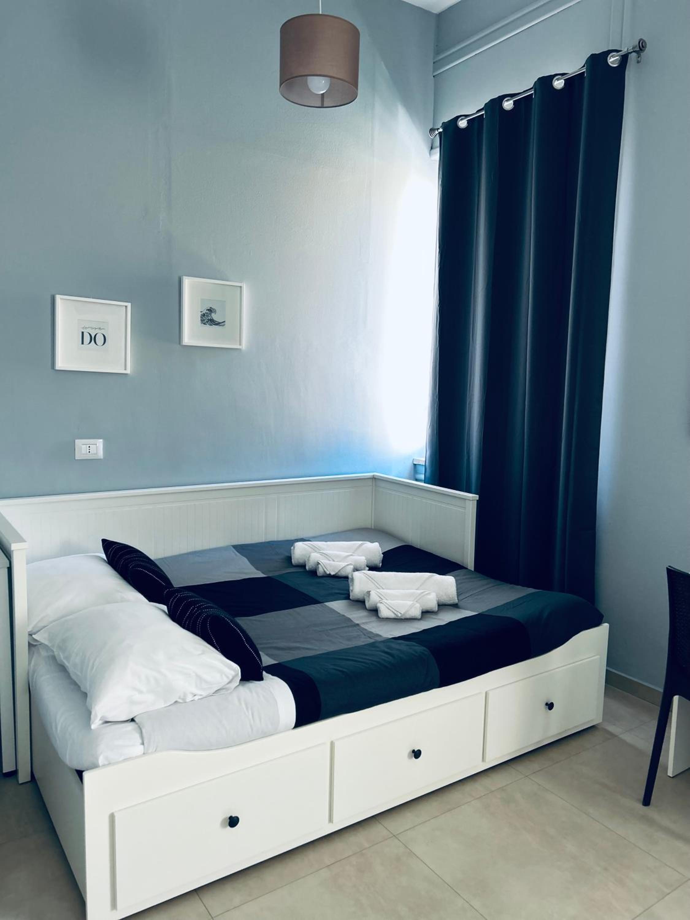 Triple Room with Private Bathroom - Photo 8
