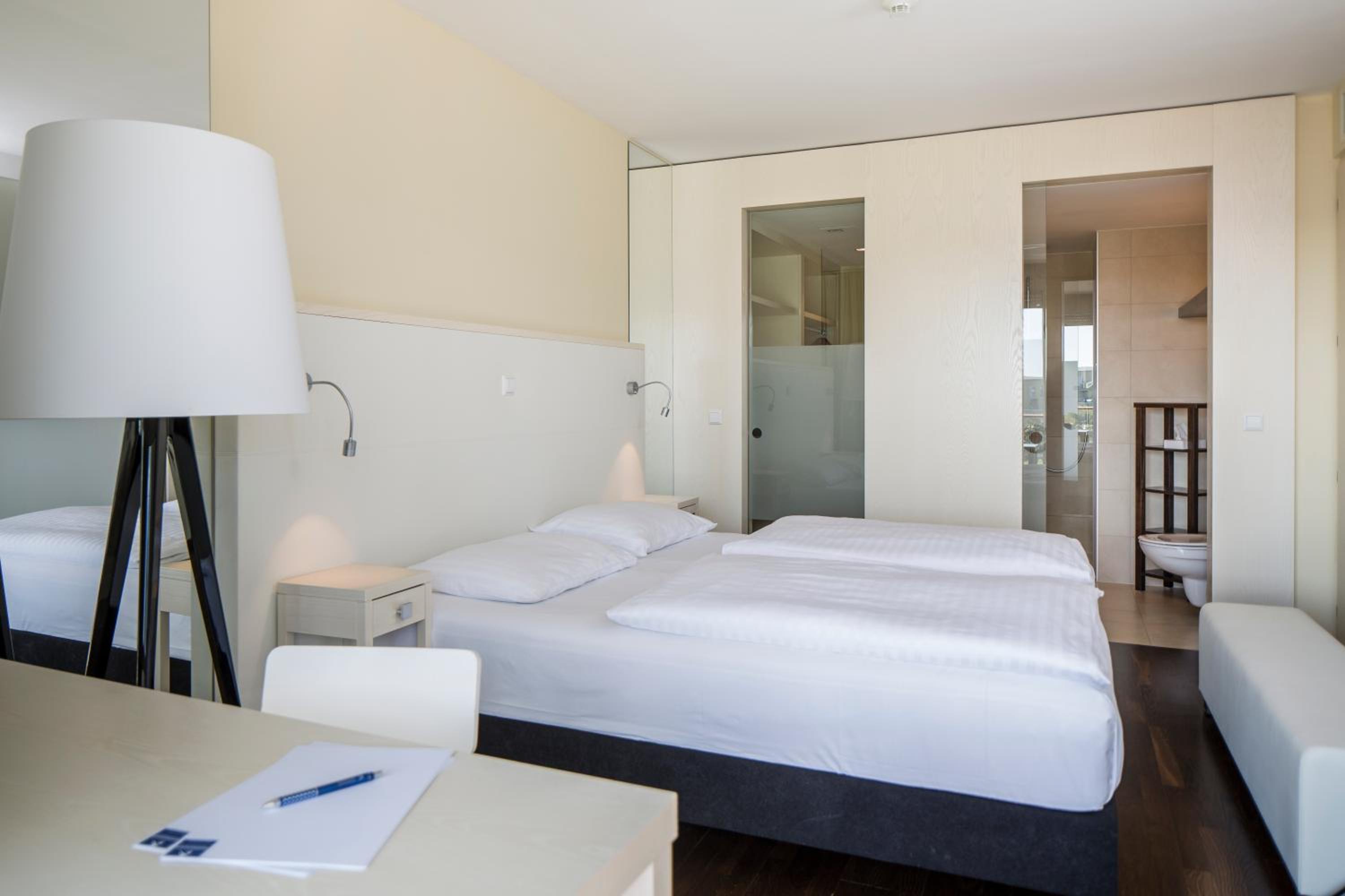 Two-Bedroom Sea View Residence with Balcony  photo 2