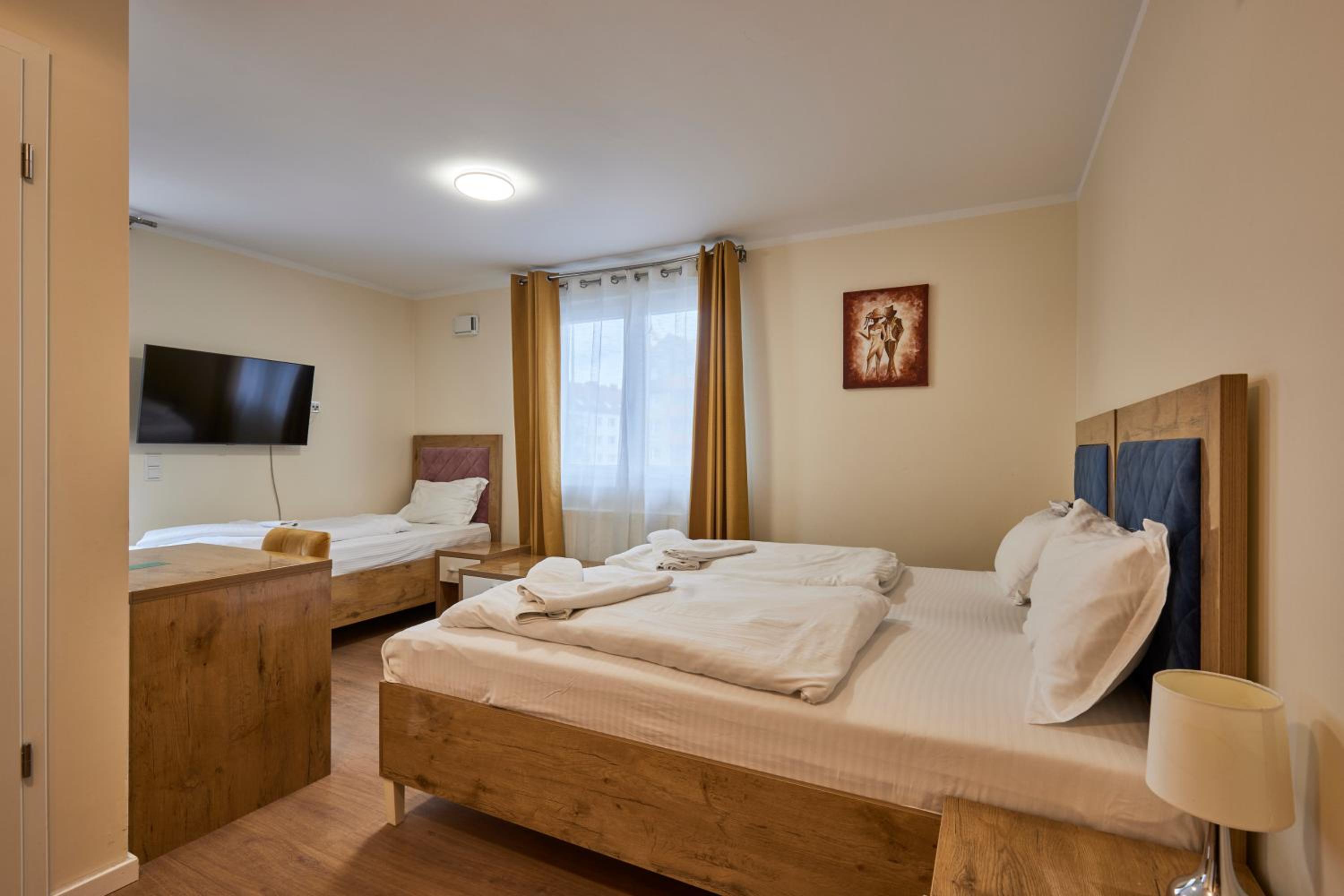 Family Room - Photo 9