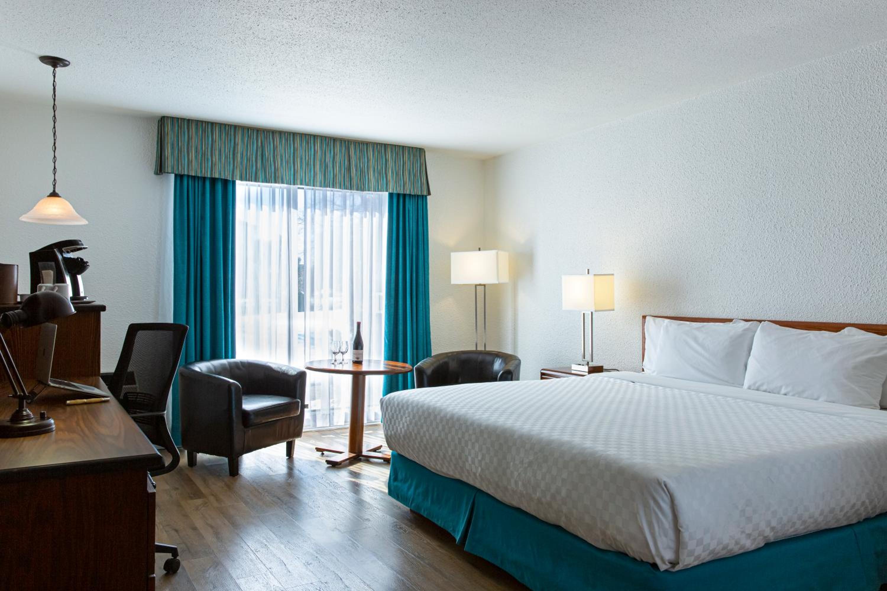 Standard King Room - Photo 1