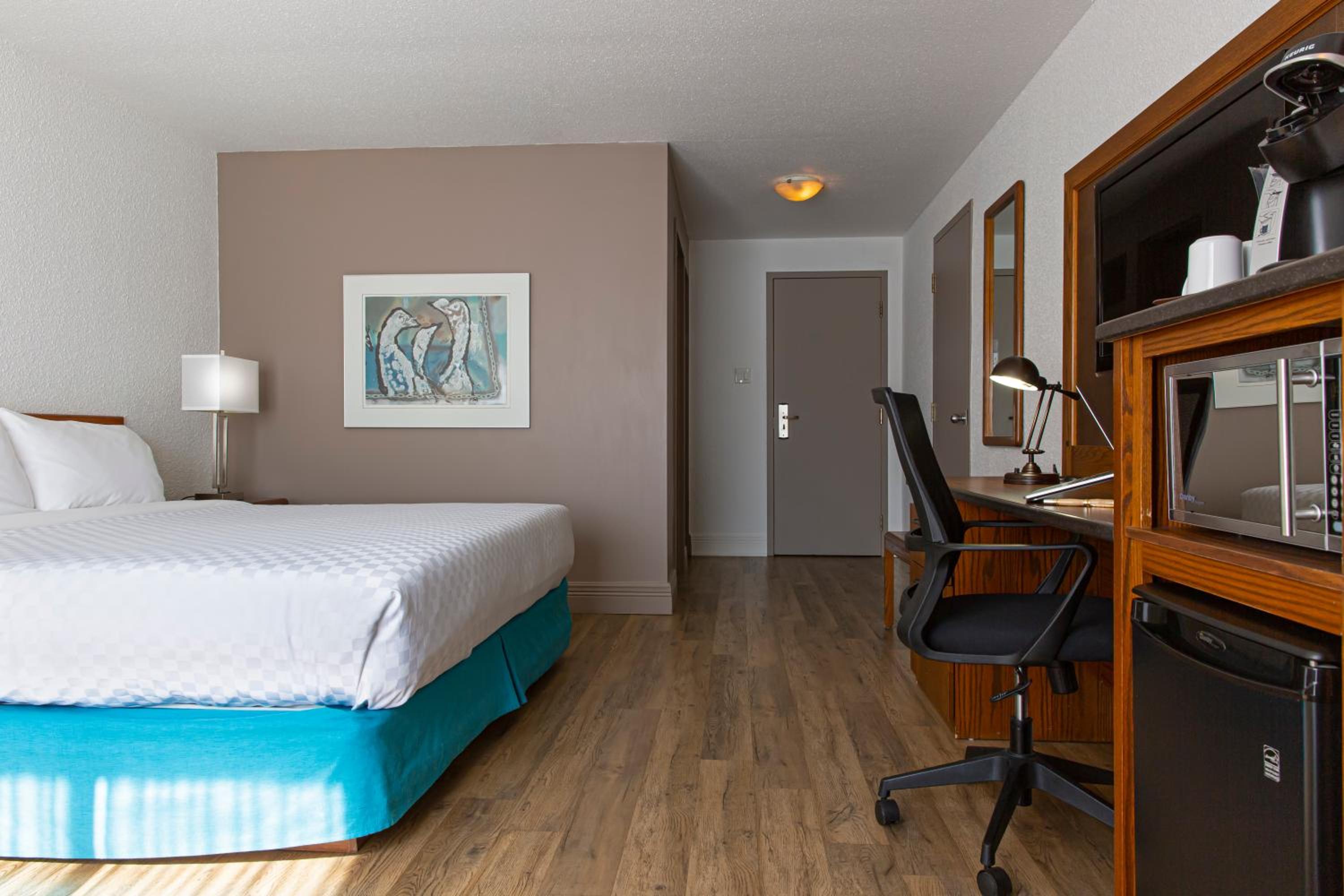 Standard King Room - Photo 2