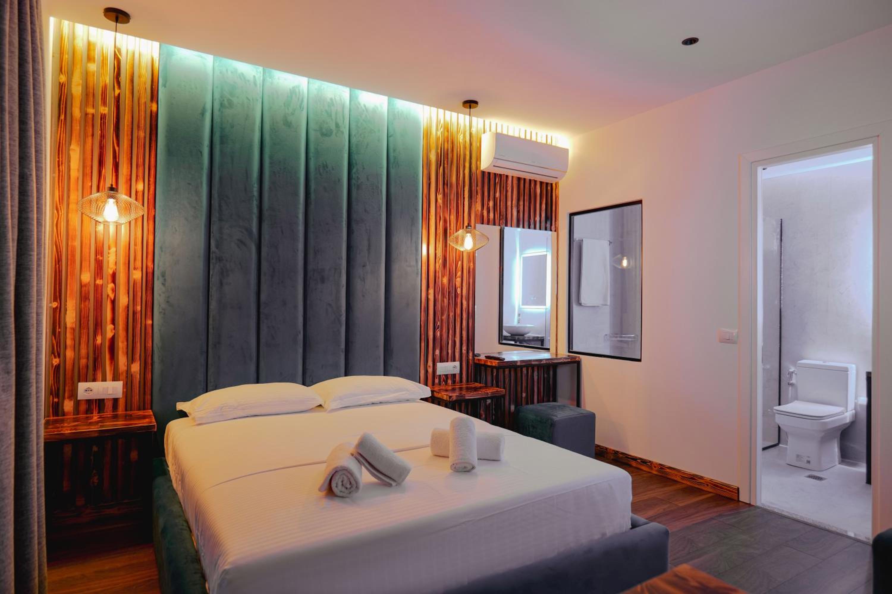 Deluxe Double Room with Pool View