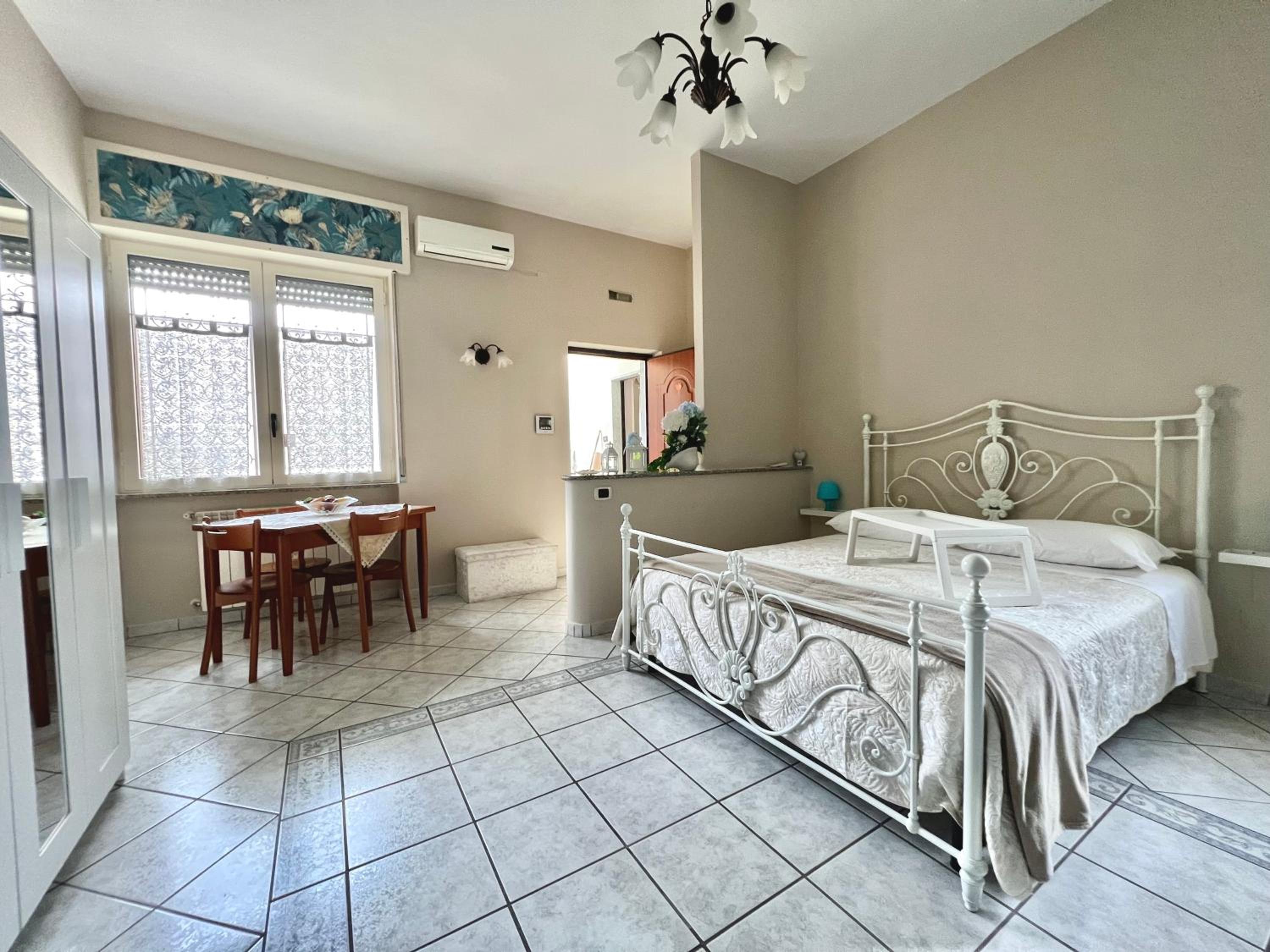 Large Double Room photo 1