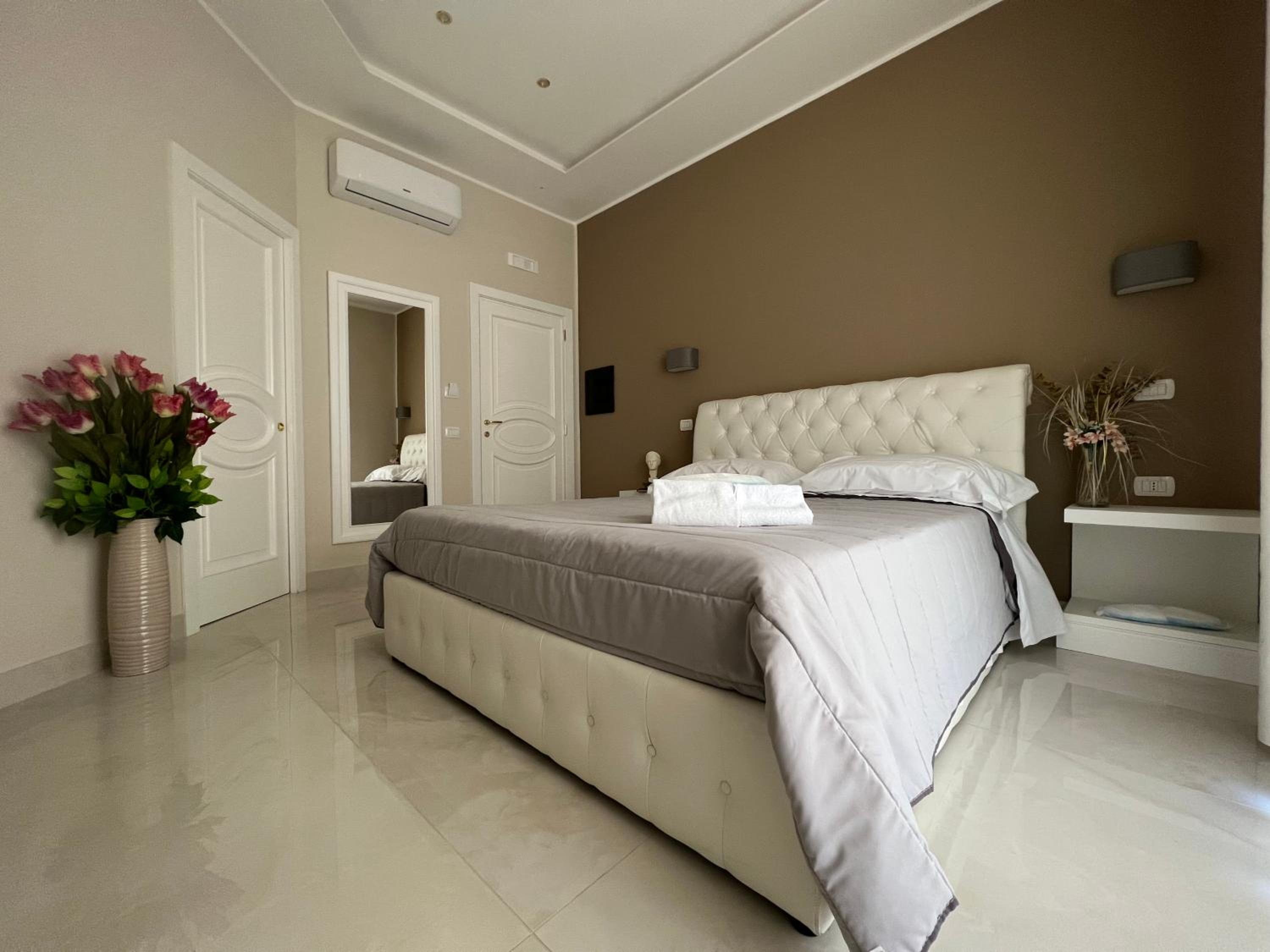 Queen Room with Balcony