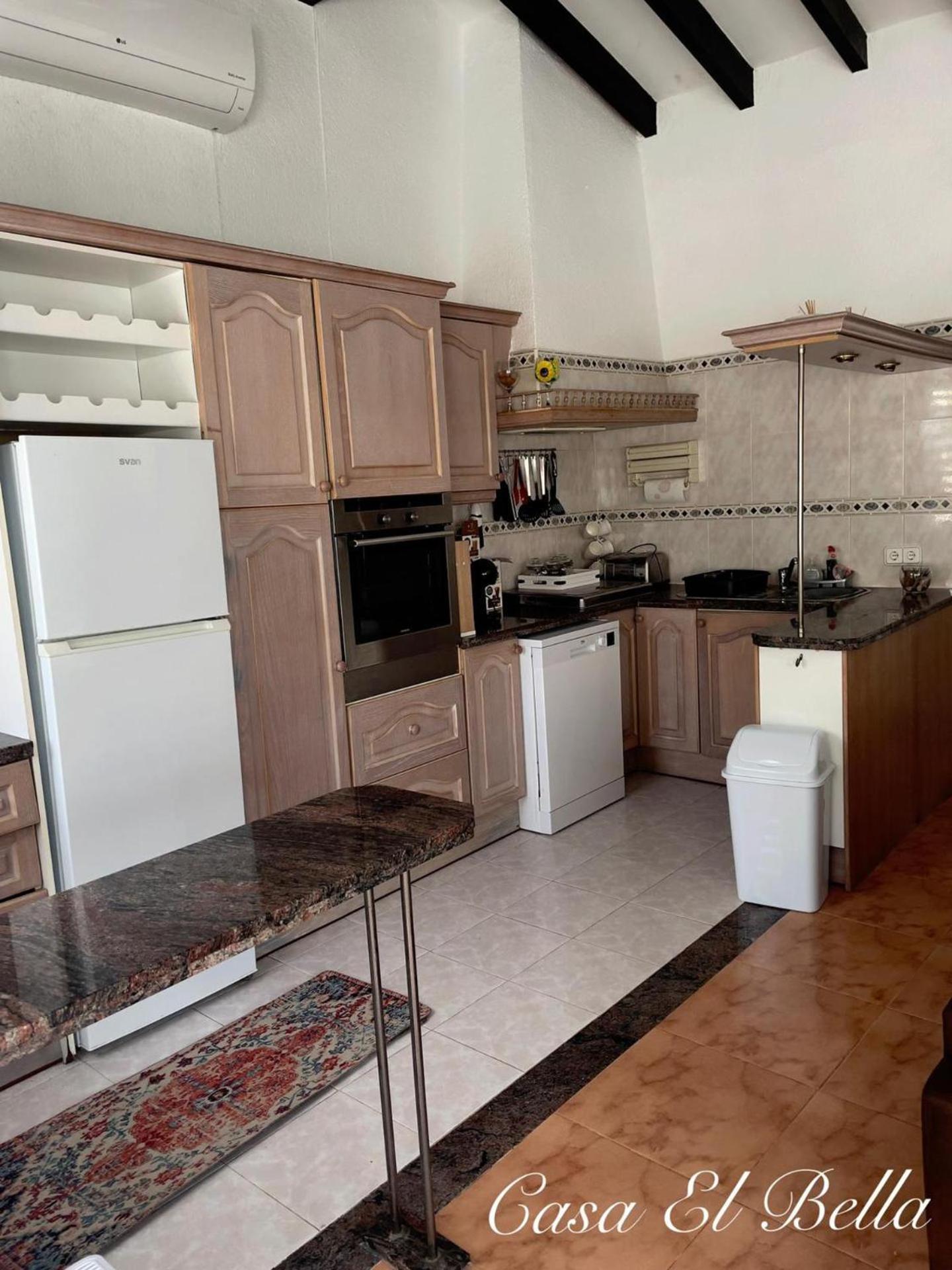 Apartment photo 3