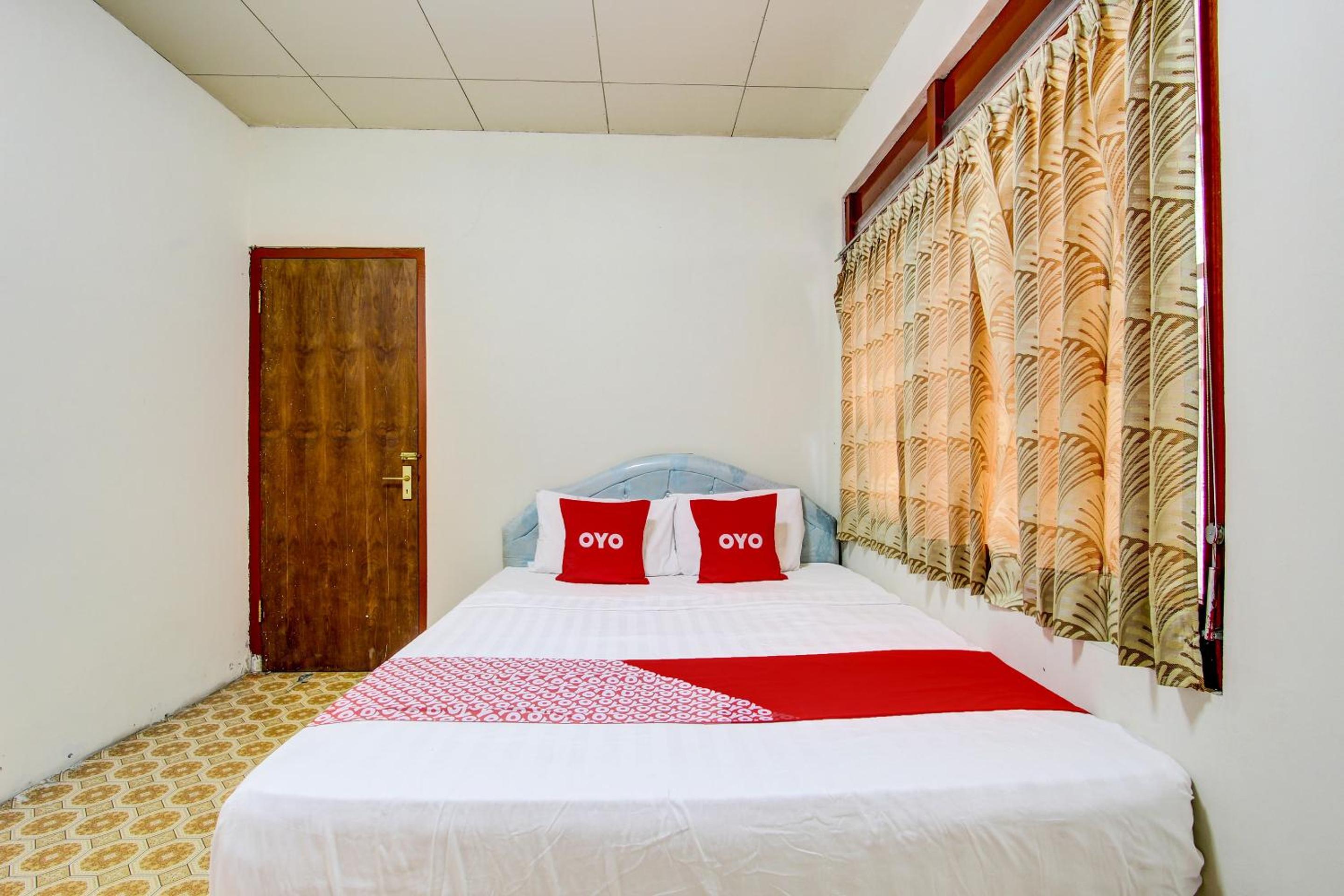 Economy Double Room - Photo 9