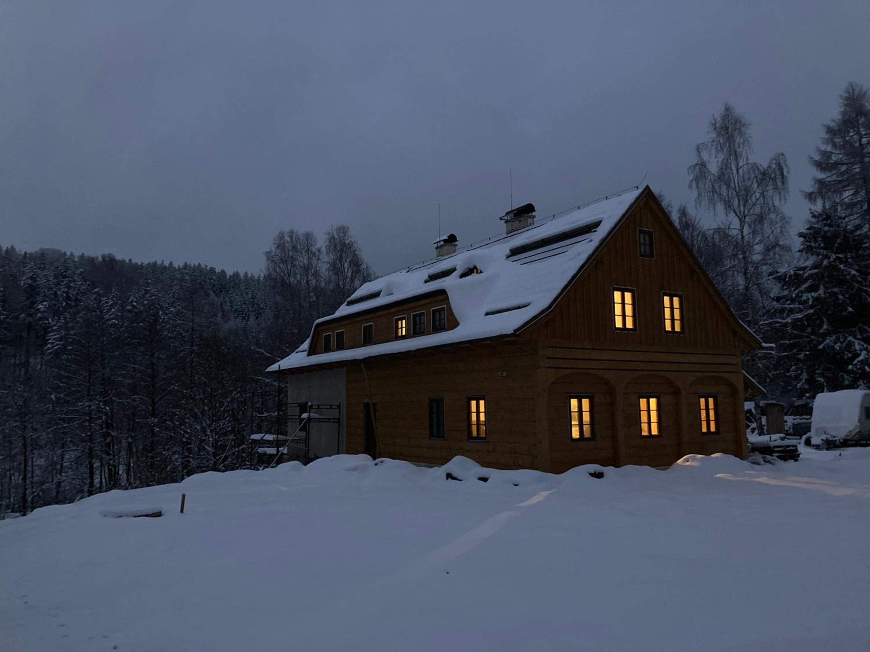 Six-Bedroom House photo 2