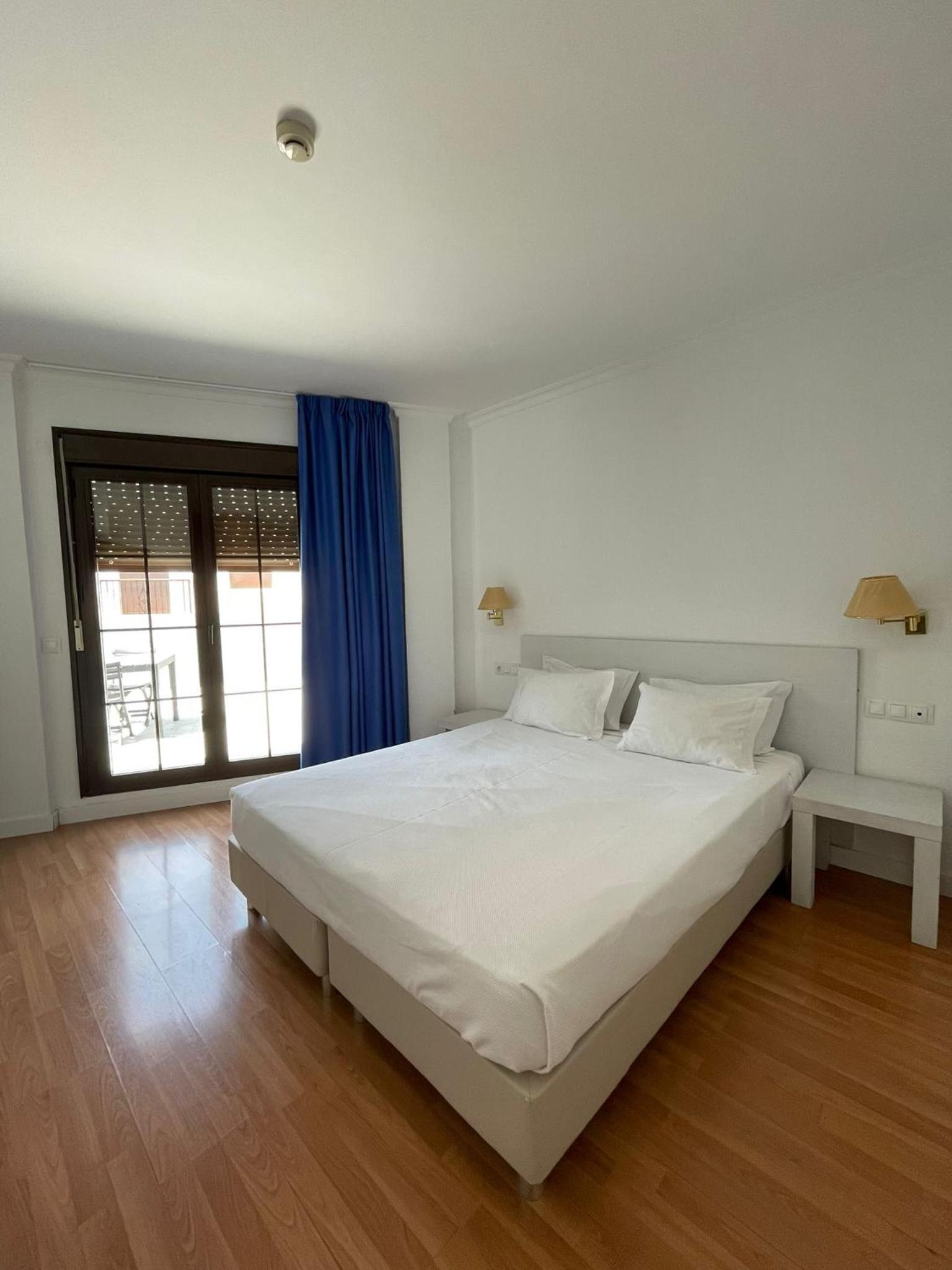 Double or Twin Room photo 2