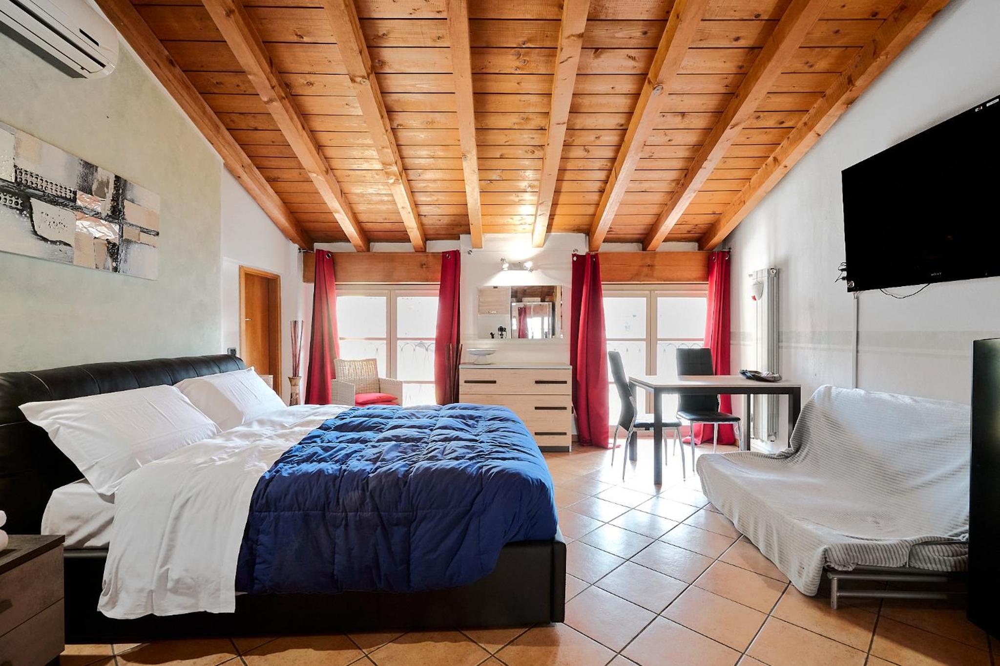 One-Bedroom Apartment