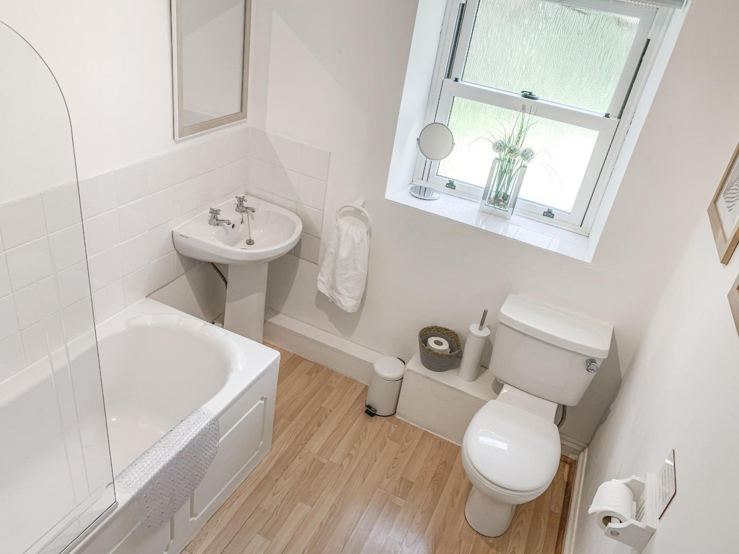 Three-Bedroom Cottage photo 3