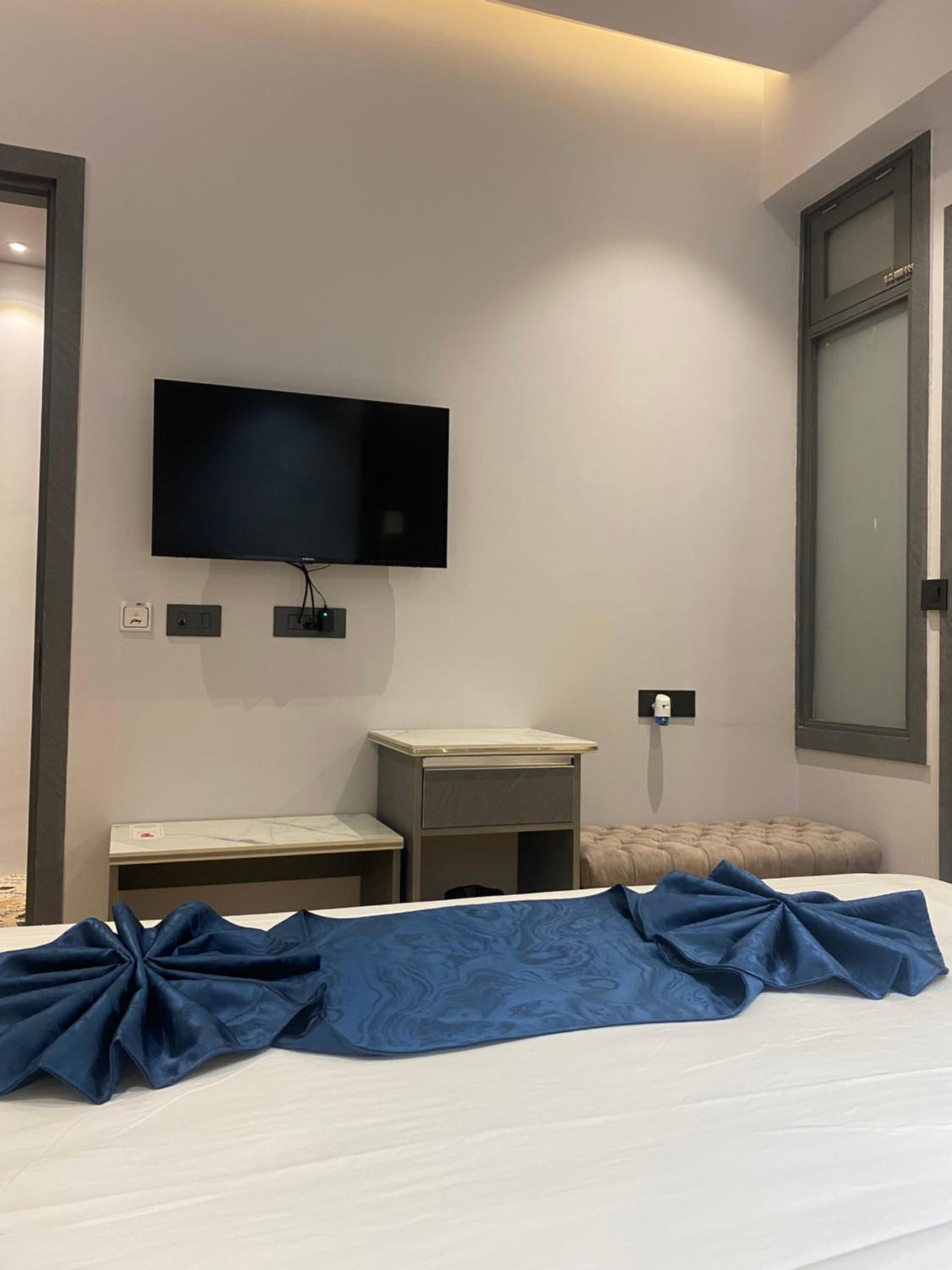 Standard King Room - Photo 3