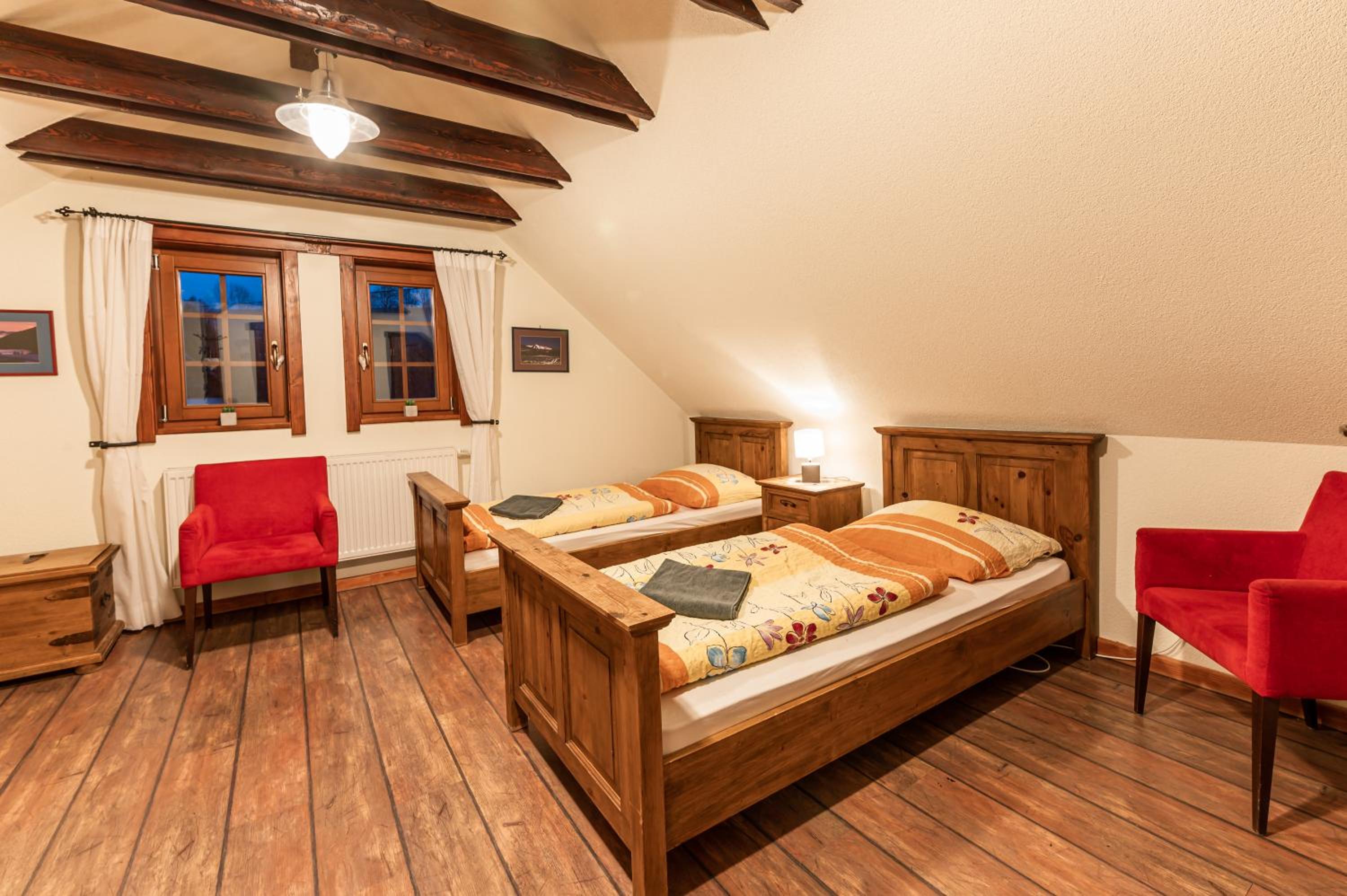 Twin Room - Photo 5