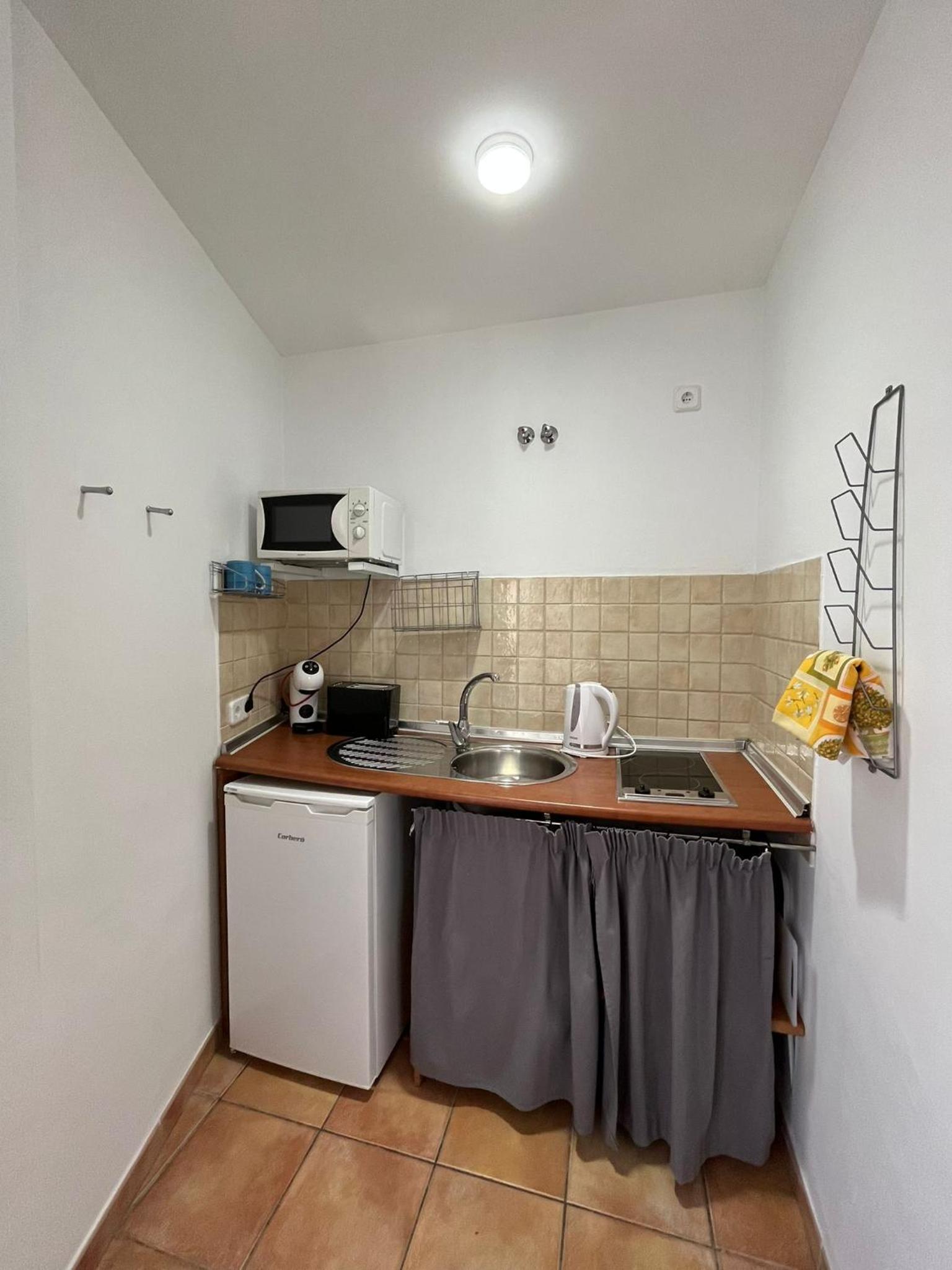 Studio Apartment photo 3