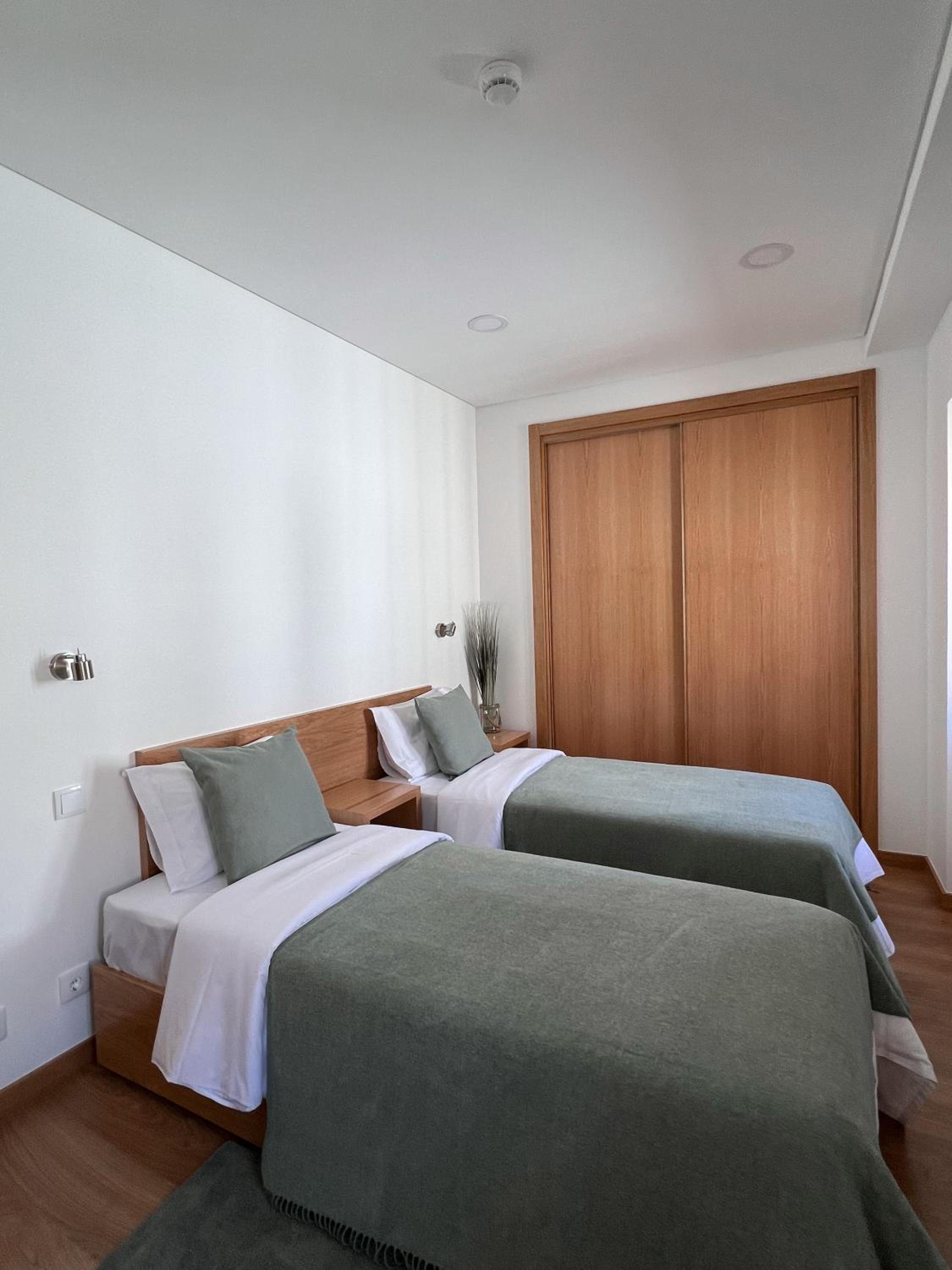 Twin Room With Private Bathroom - Photo 8