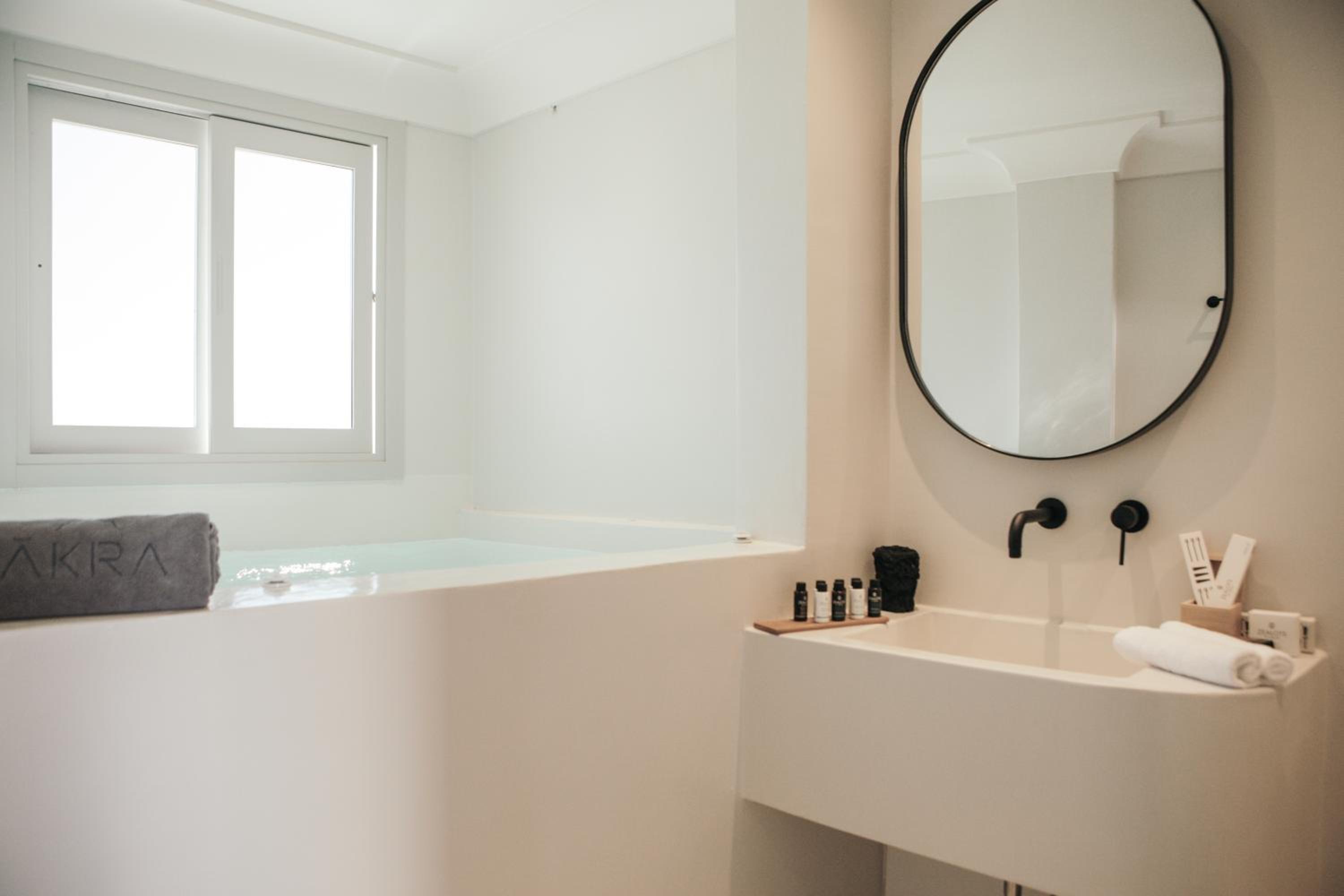 Standard Suite with Indoor Jetted Tub - Photo 3