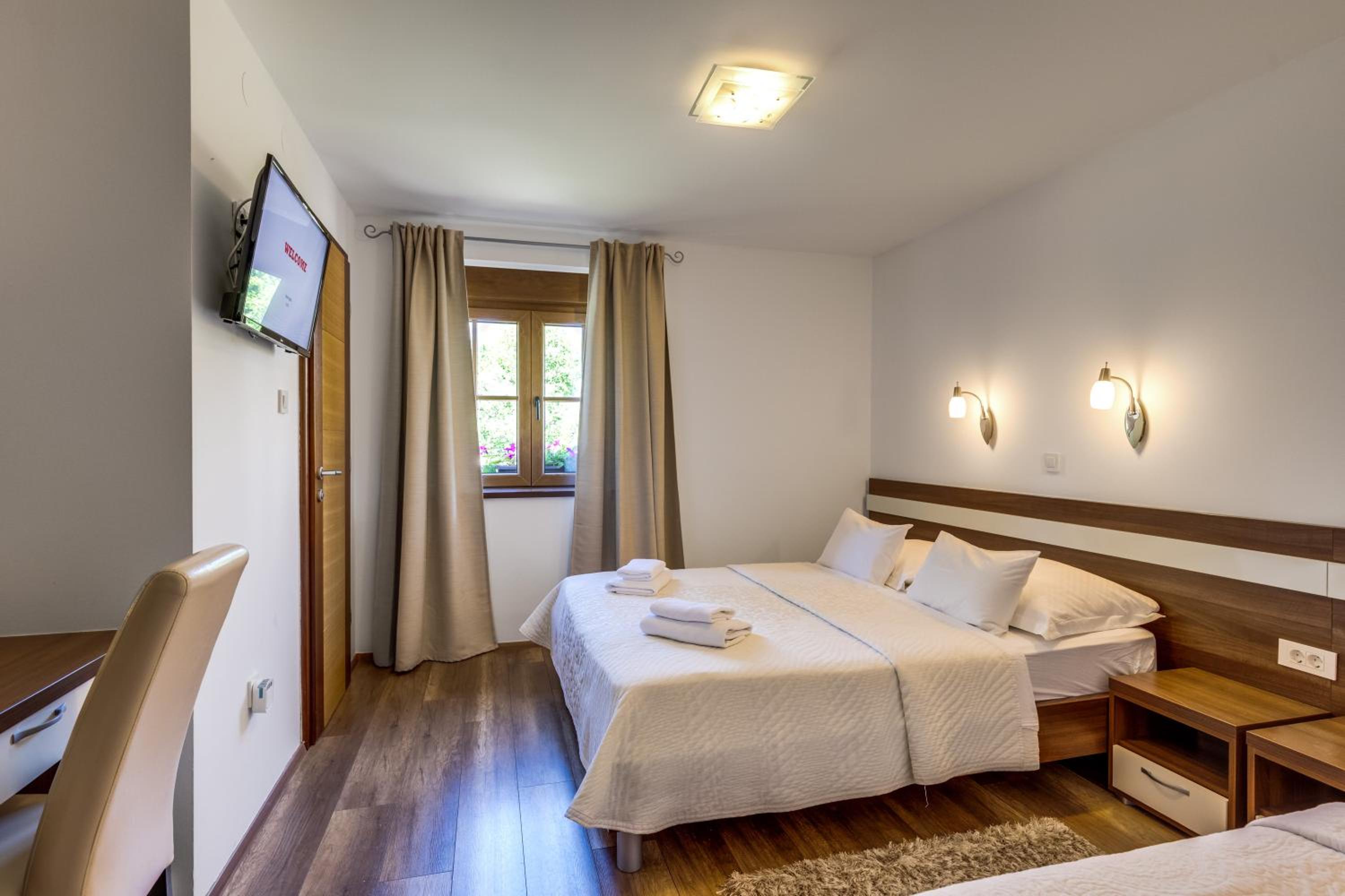 Triple Room - Photo 1