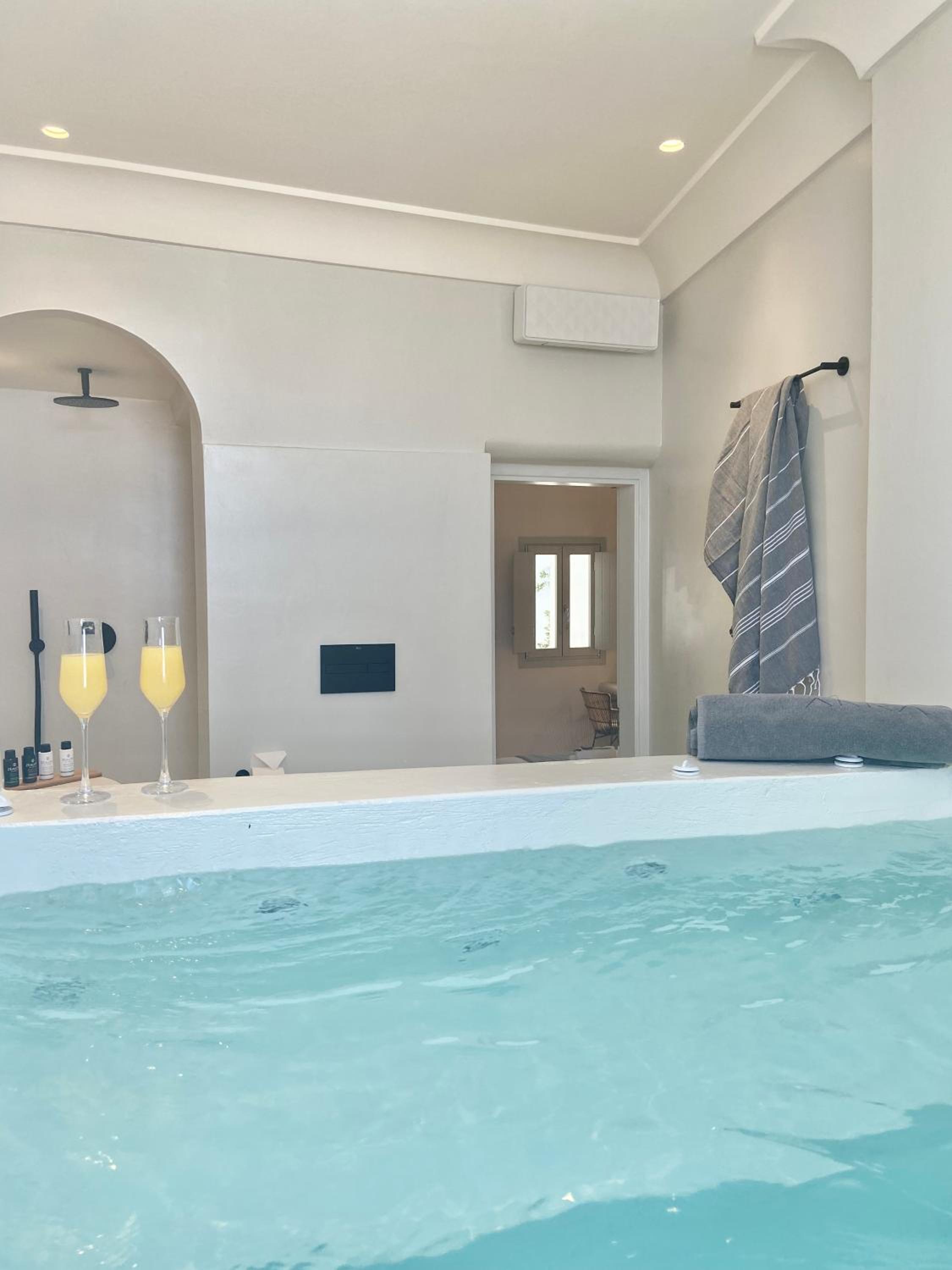 Standard Suite with Indoor Jetted Tub - Photo 9