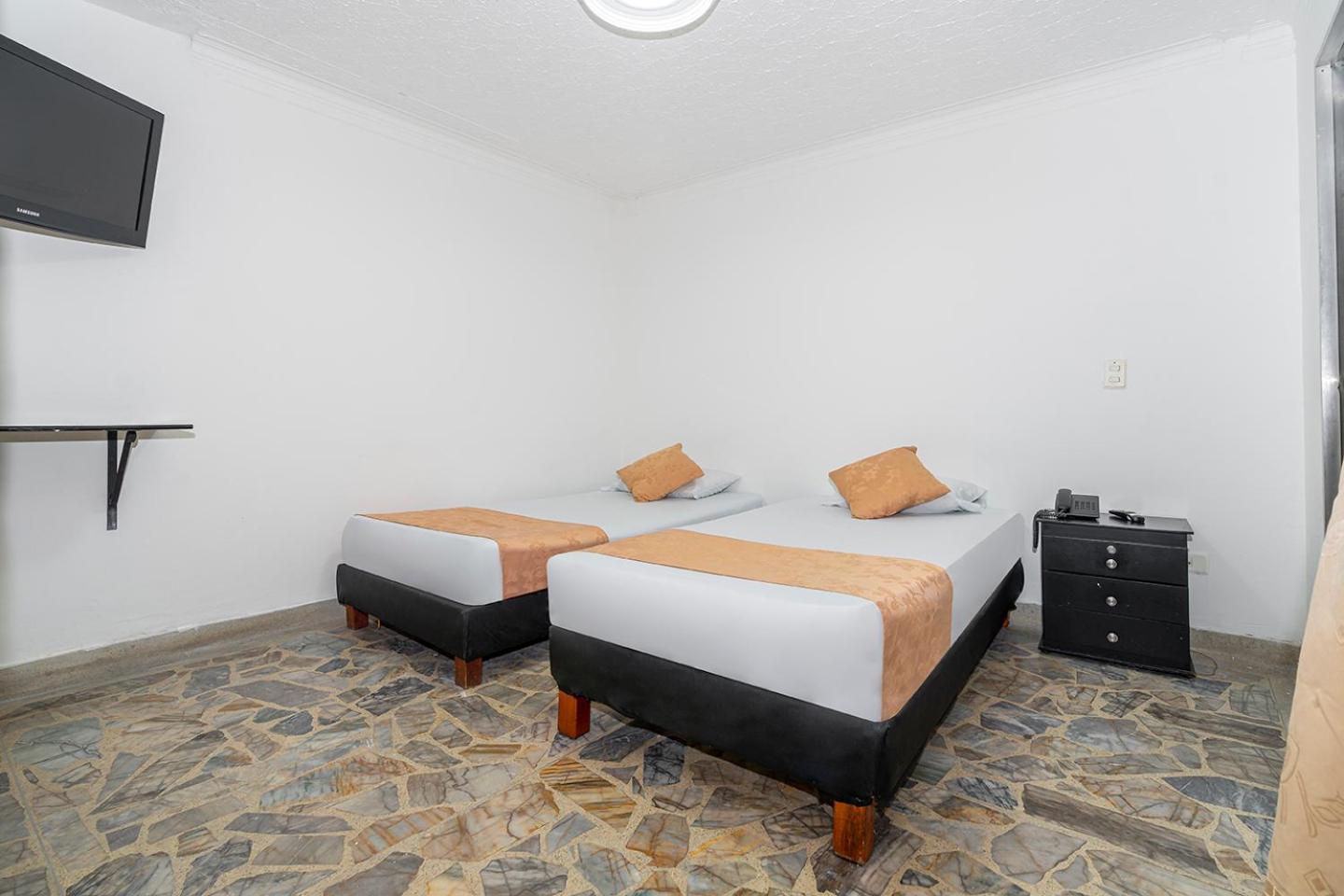 Standard Twin Room