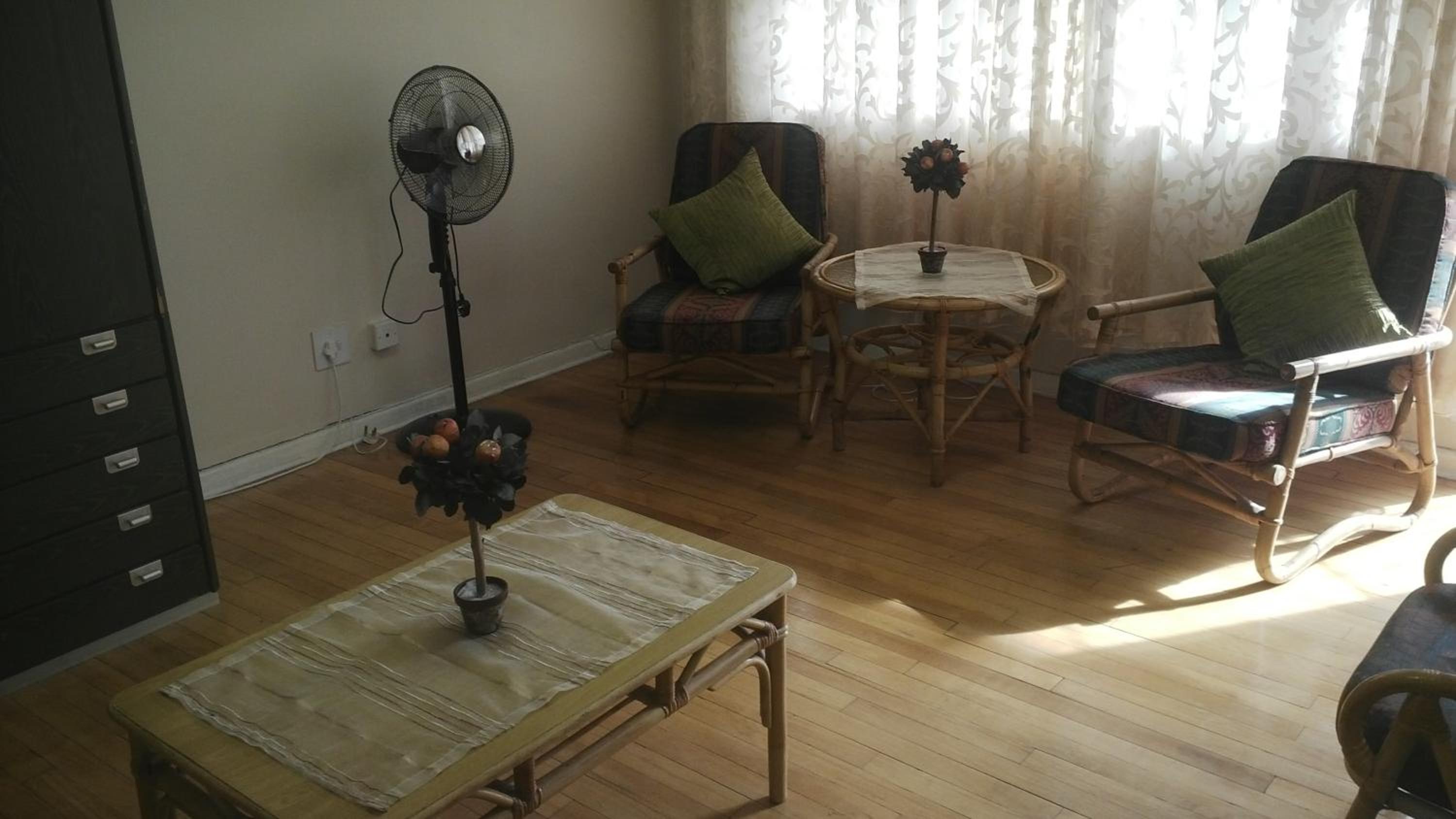 One-Bedroom Apartment - Photo 3